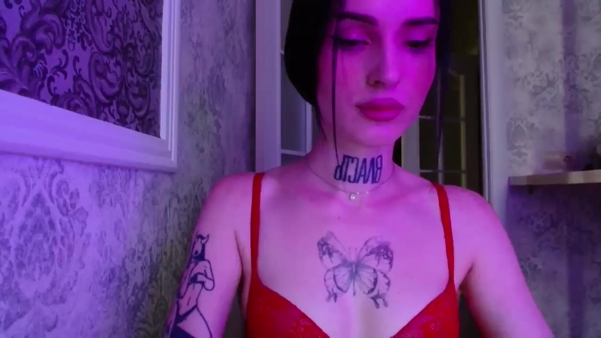 Gallery image thumbnail from Lady__tattoo's myfreecams stream on, 05/01/2025, 13:55 image 7 of 20