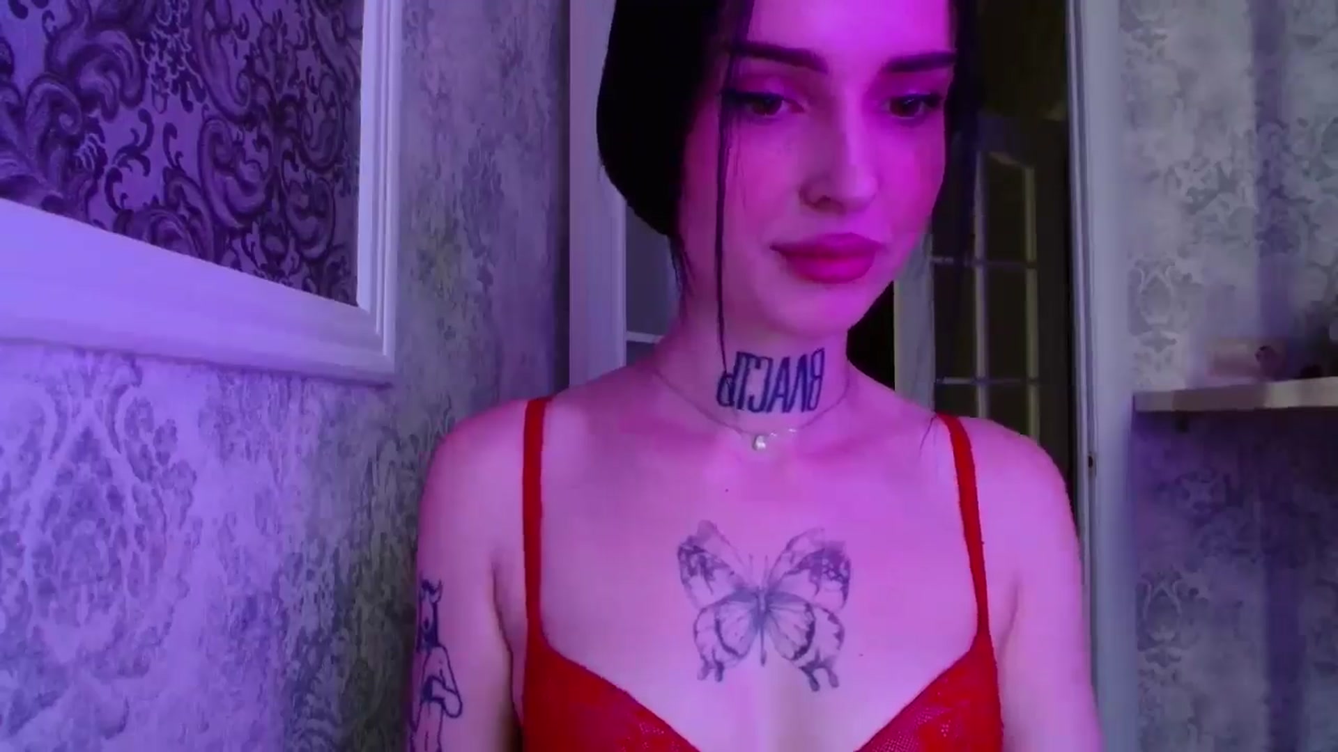 Gallery image thumbnail from Lady__tattoo's myfreecams stream on, 05/01/2025, 13:55 image 4 of 20