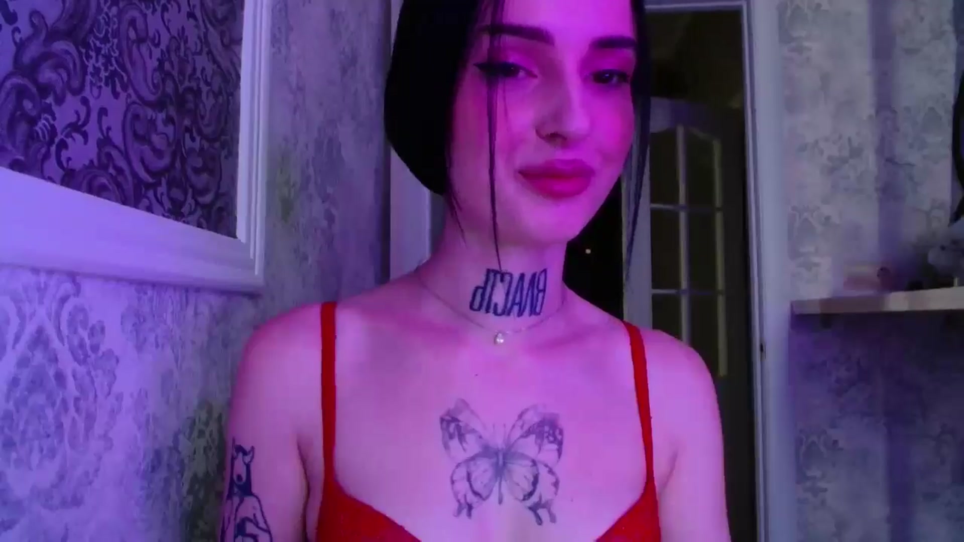 Gallery image thumbnail from Lady__tattoo's myfreecams stream on, 05/01/2025, 13:55 image 10 of 20