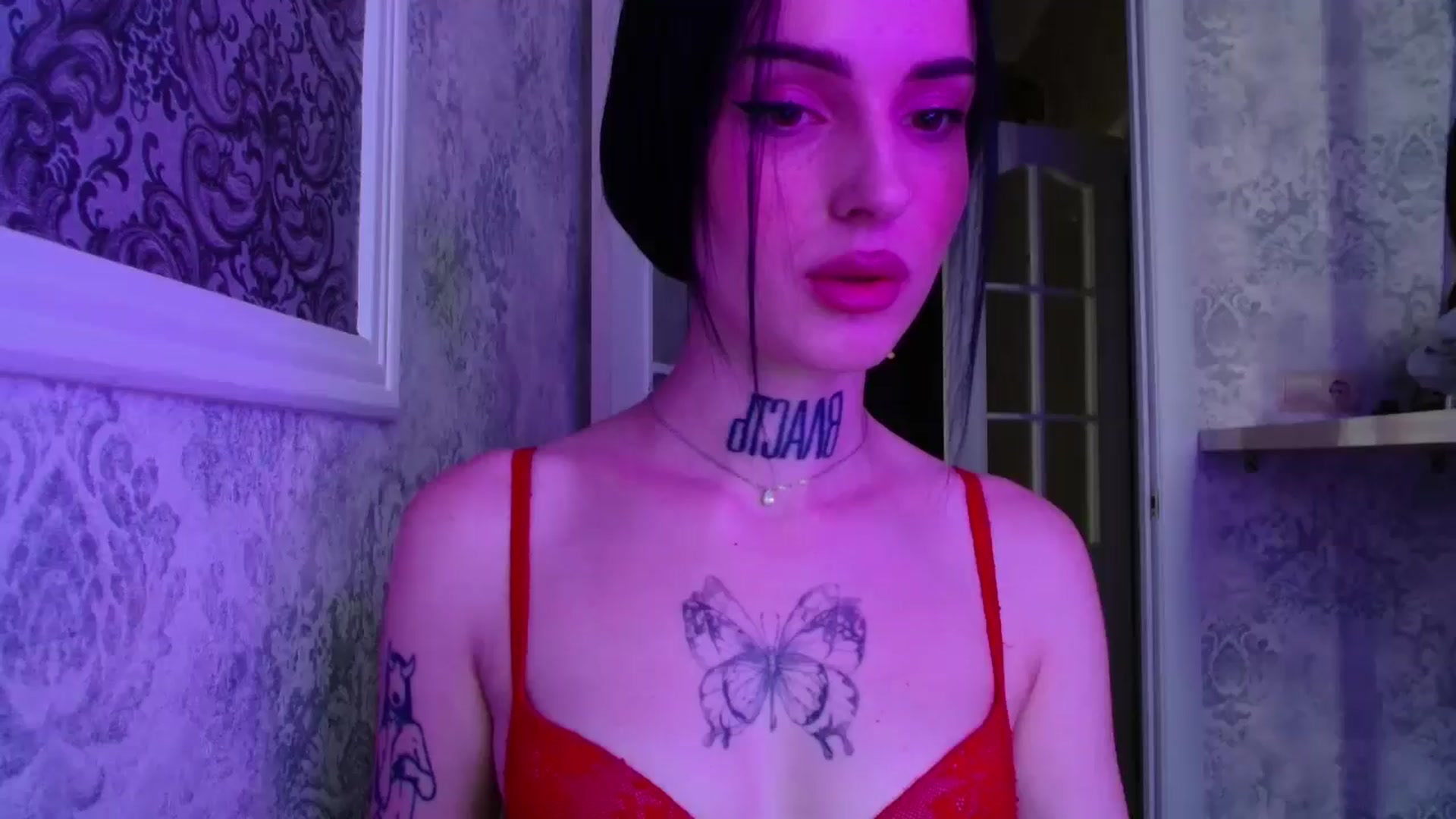 Gallery image thumbnail from Lady__tattoo's myfreecams stream on, 05/01/2025, 13:55 image 18 of 20