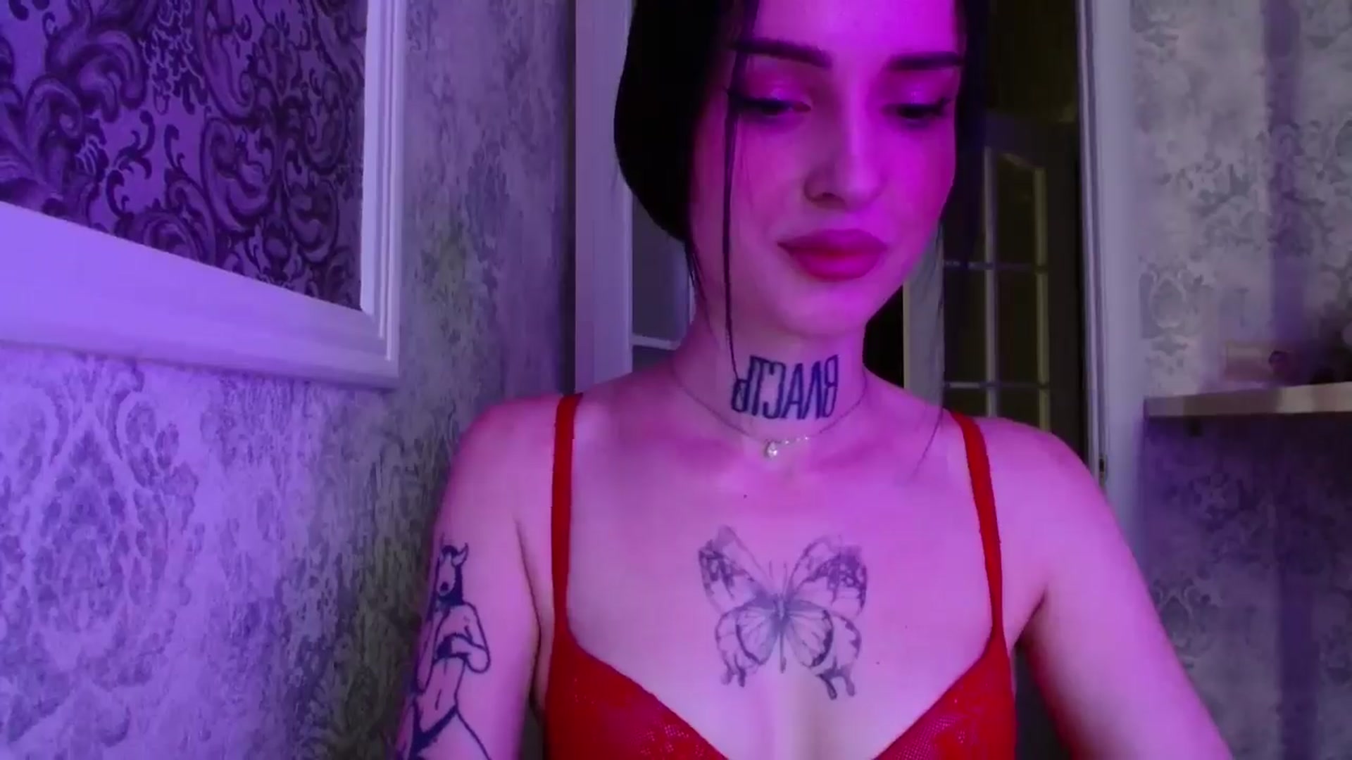 Gallery image thumbnail from Lady__tattoo's myfreecams stream on, 05/01/2025, 13:55 image 6 of 20