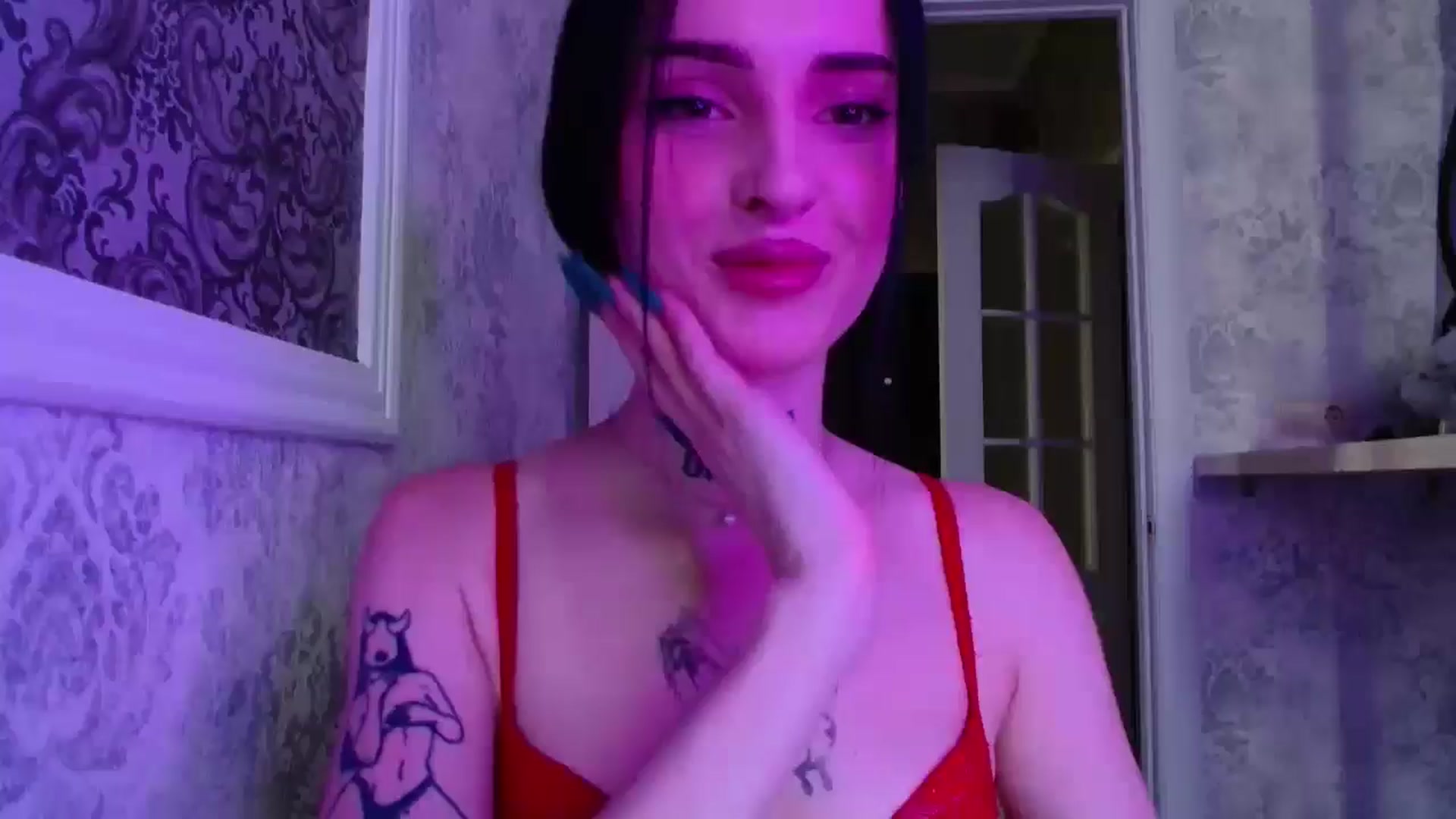 Gallery image thumbnail from Lady__tattoo's myfreecams stream on, 05/01/2025, 13:55 image 16 of 20