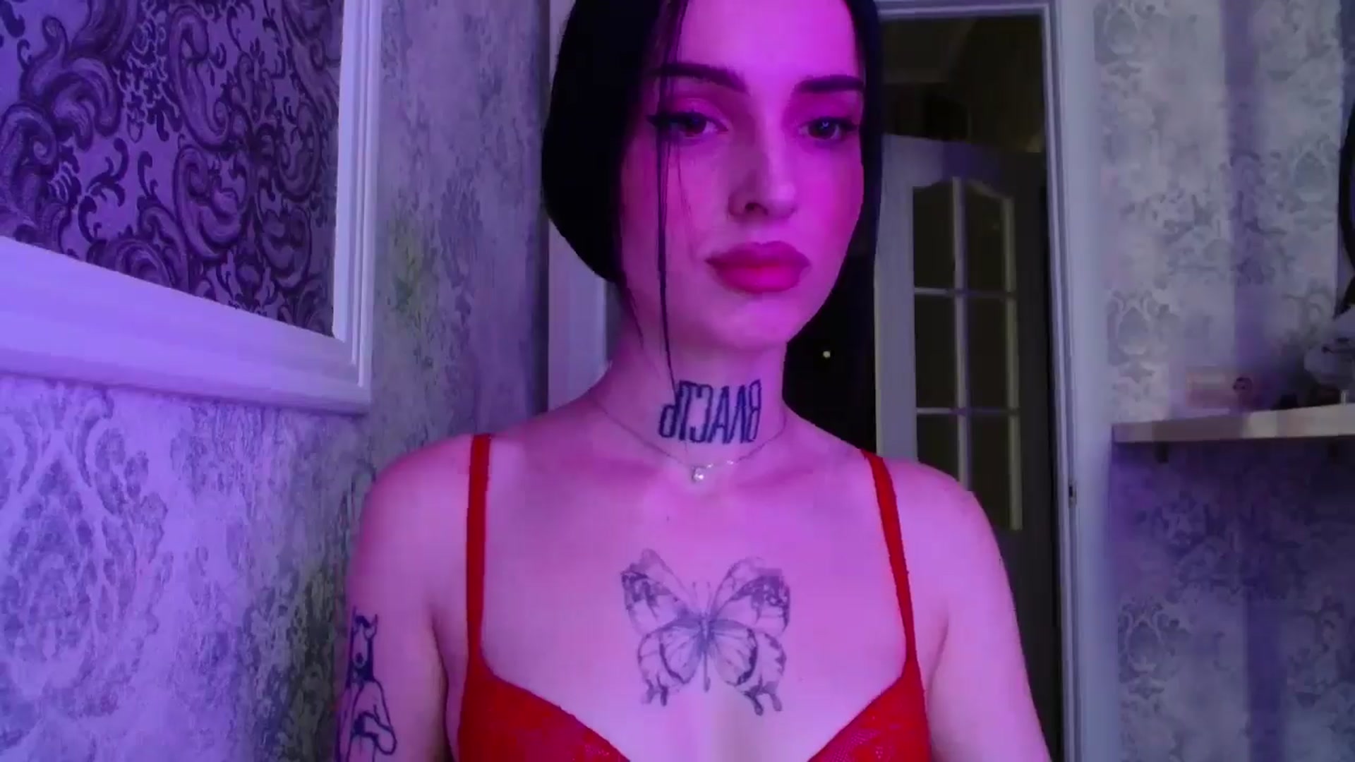 Gallery image thumbnail from Lady__tattoo's myfreecams stream on, 05/01/2025, 13:55 image 12 of 20