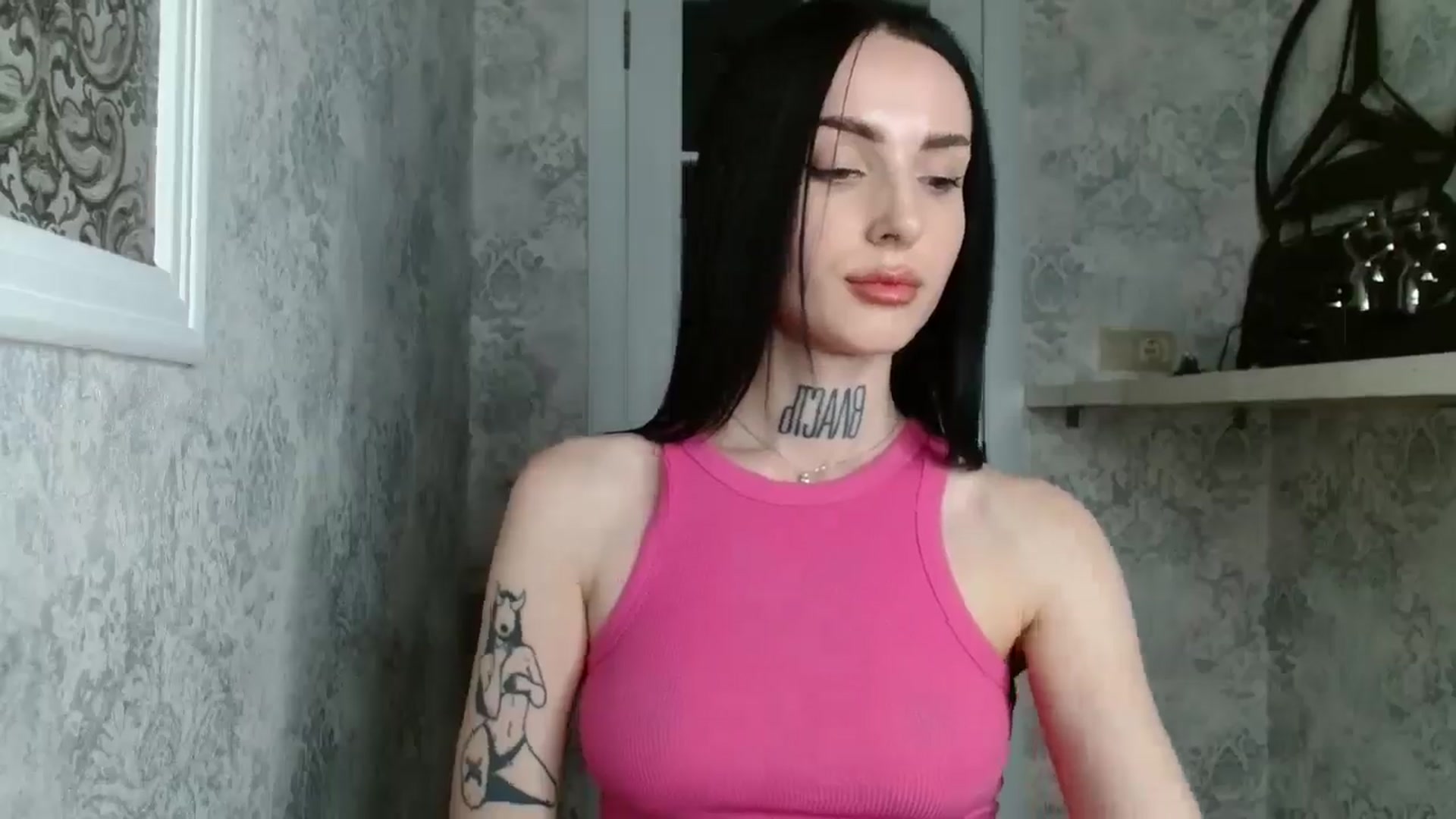 Gallery image thumbnail from Lady__tattoo's myfreecams stream on, 05/04/2025, 19:25 image 16 of 20