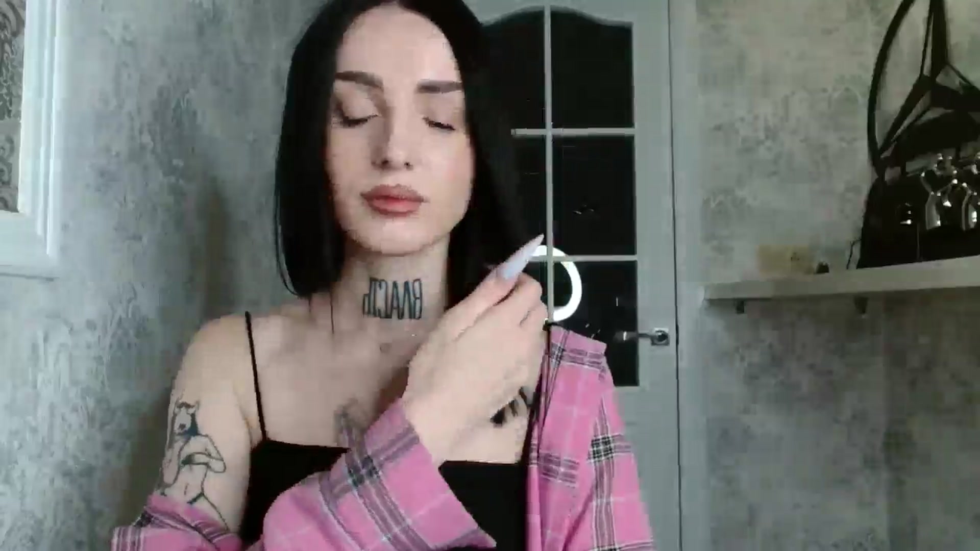 Gallery image thumbnail from Lady__tattoo's myfreecams stream on, 05/05/2025, 18:58 image 8 of 20