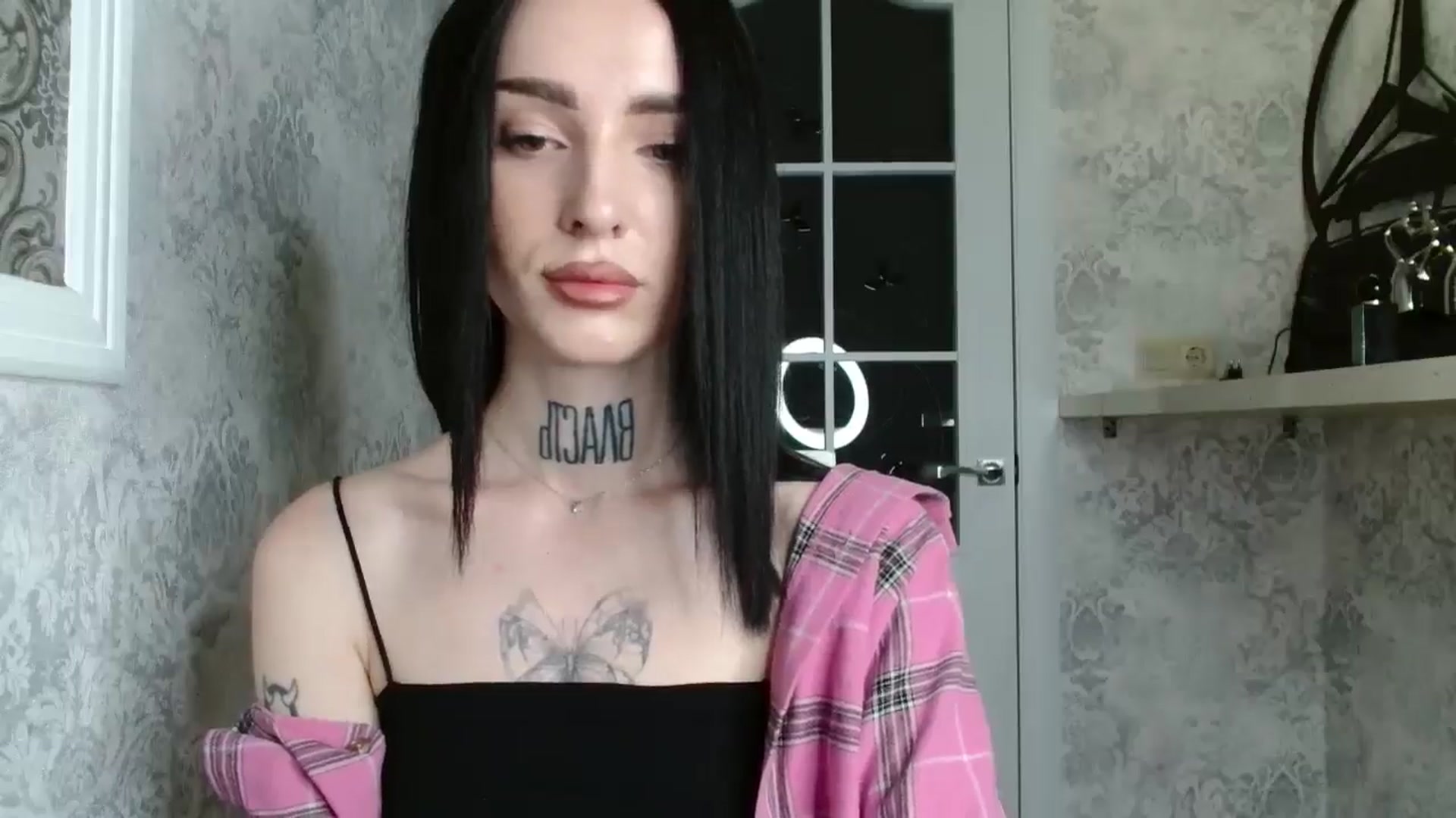 Gallery image thumbnail from Lady__tattoo's myfreecams stream on, 05/05/2025, 18:58 image 15 of 20