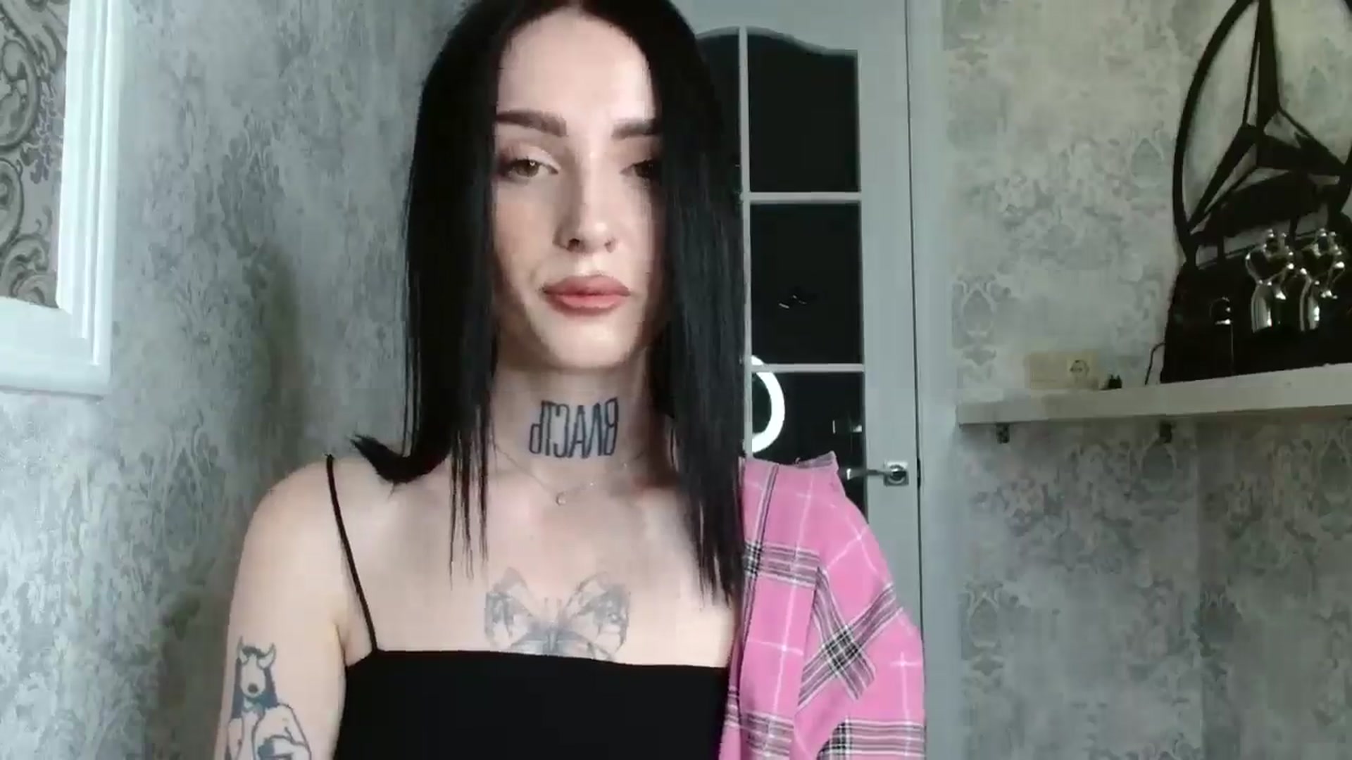 Gallery image thumbnail from Lady__tattoo's myfreecams stream on, 05/05/2025, 18:58 image 5 of 20