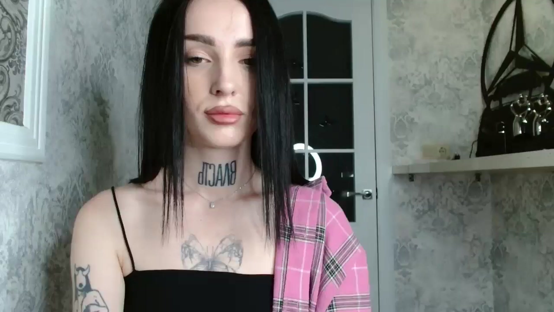 Gallery image thumbnail from Lady__tattoo's myfreecams stream on, 05/05/2025, 18:58 image 1 of 20