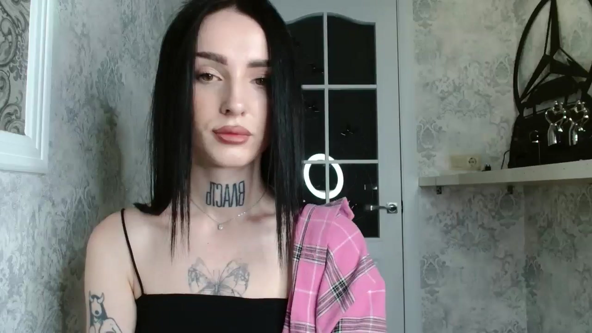 Gallery image thumbnail from Lady__tattoo's myfreecams stream on, 05/05/2025, 18:58 image 4 of 20