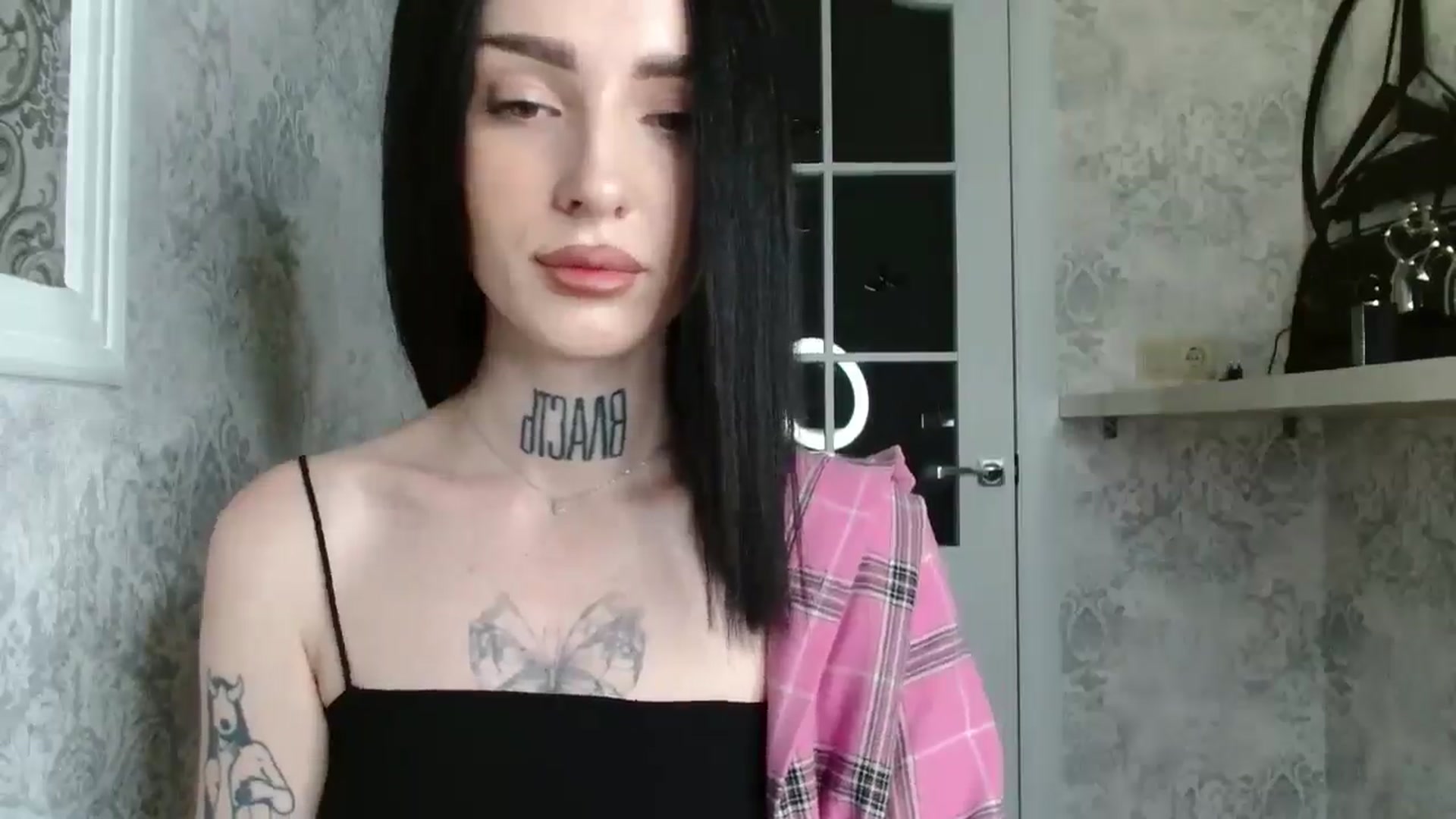 Gallery image thumbnail from Lady__tattoo's myfreecams stream on, 05/05/2025, 18:58 image 11 of 20