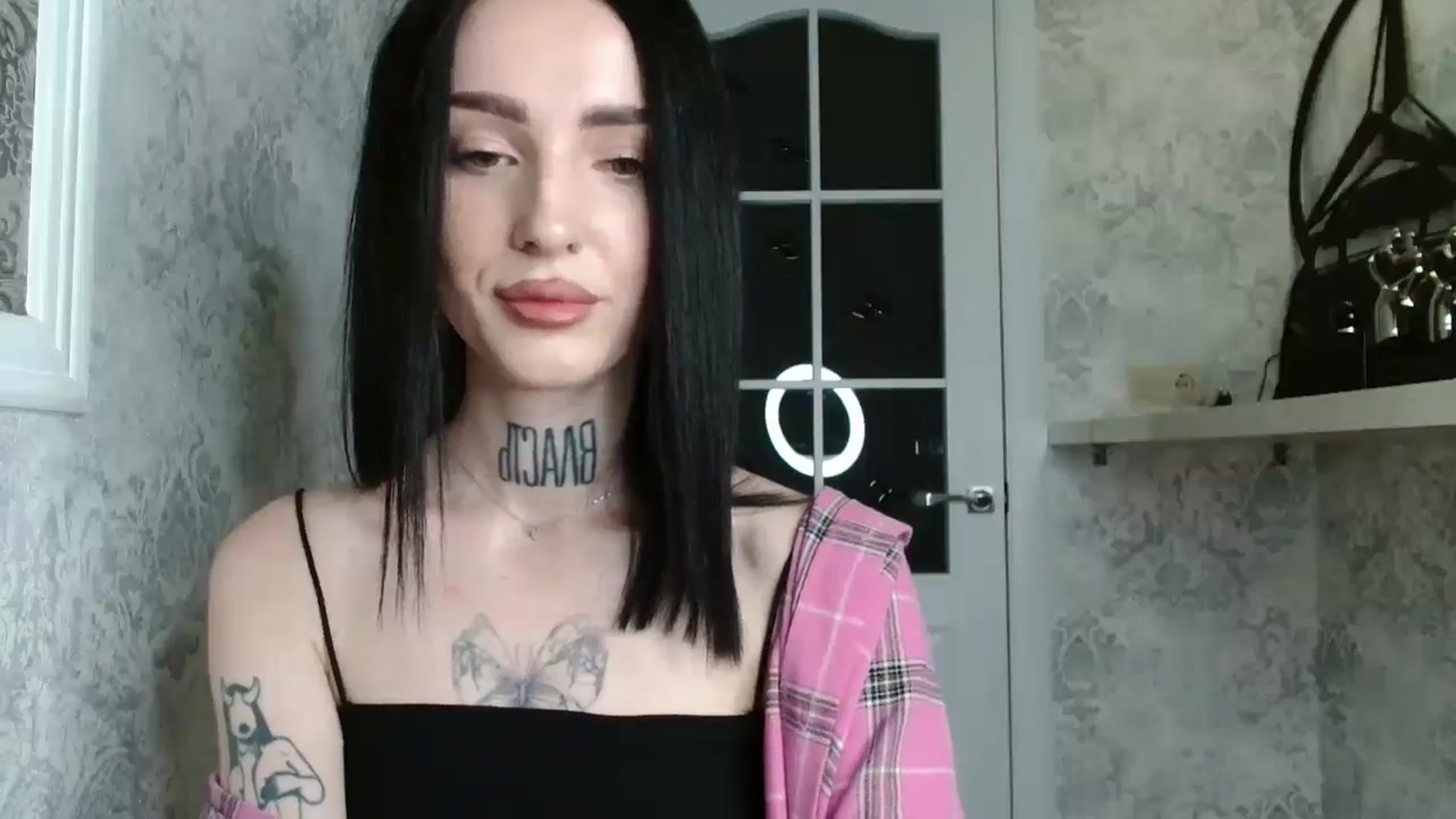 Gallery image thumbnail from Lady__tattoo's myfreecams stream on, 05/05/2025, 18:58 image 9 of 20