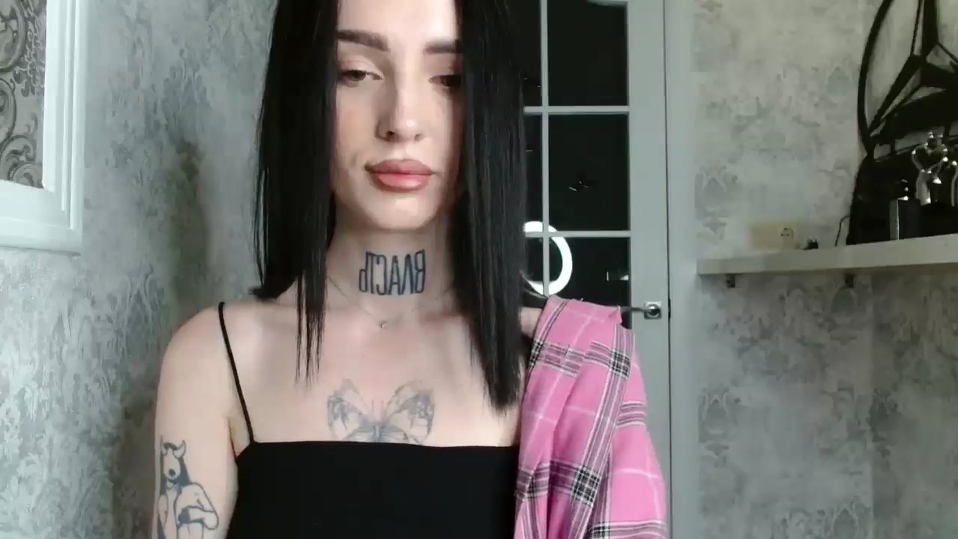 Gallery image thumbnail from Lady__tattoo's myfreecams stream on, 05/05/2025, 18:58 image 13 of 20