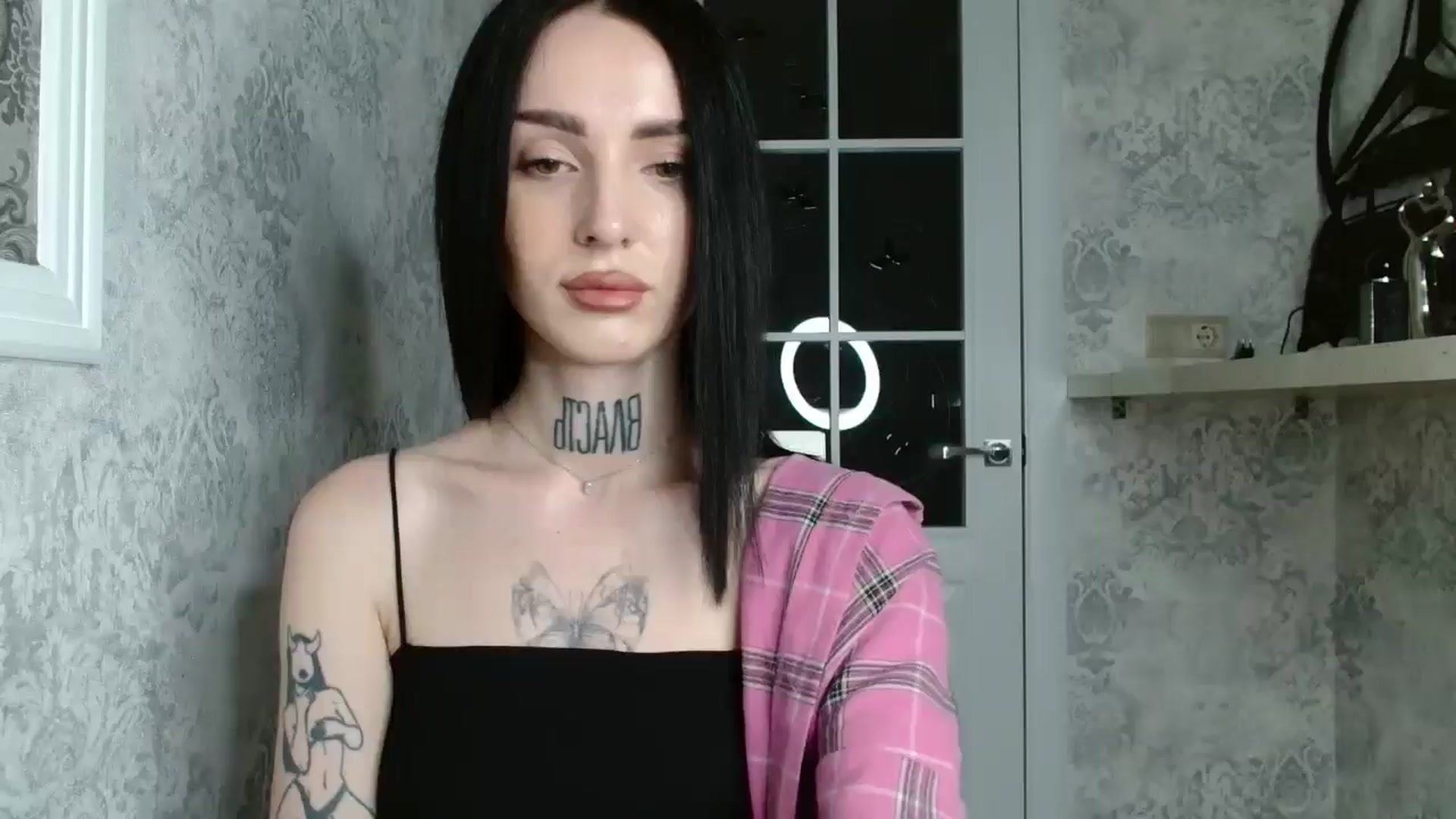 Gallery image thumbnail from Lady__tattoo's myfreecams stream on, 05/05/2025, 20:14 image 3 of 20