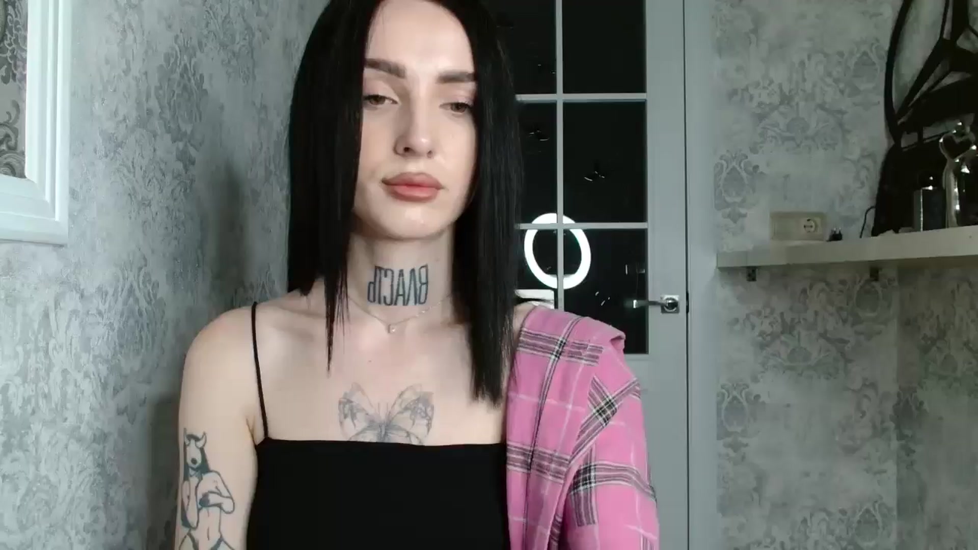 Gallery image thumbnail from Lady__tattoo's myfreecams stream on, 05/05/2025, 20:14 image 7 of 20
