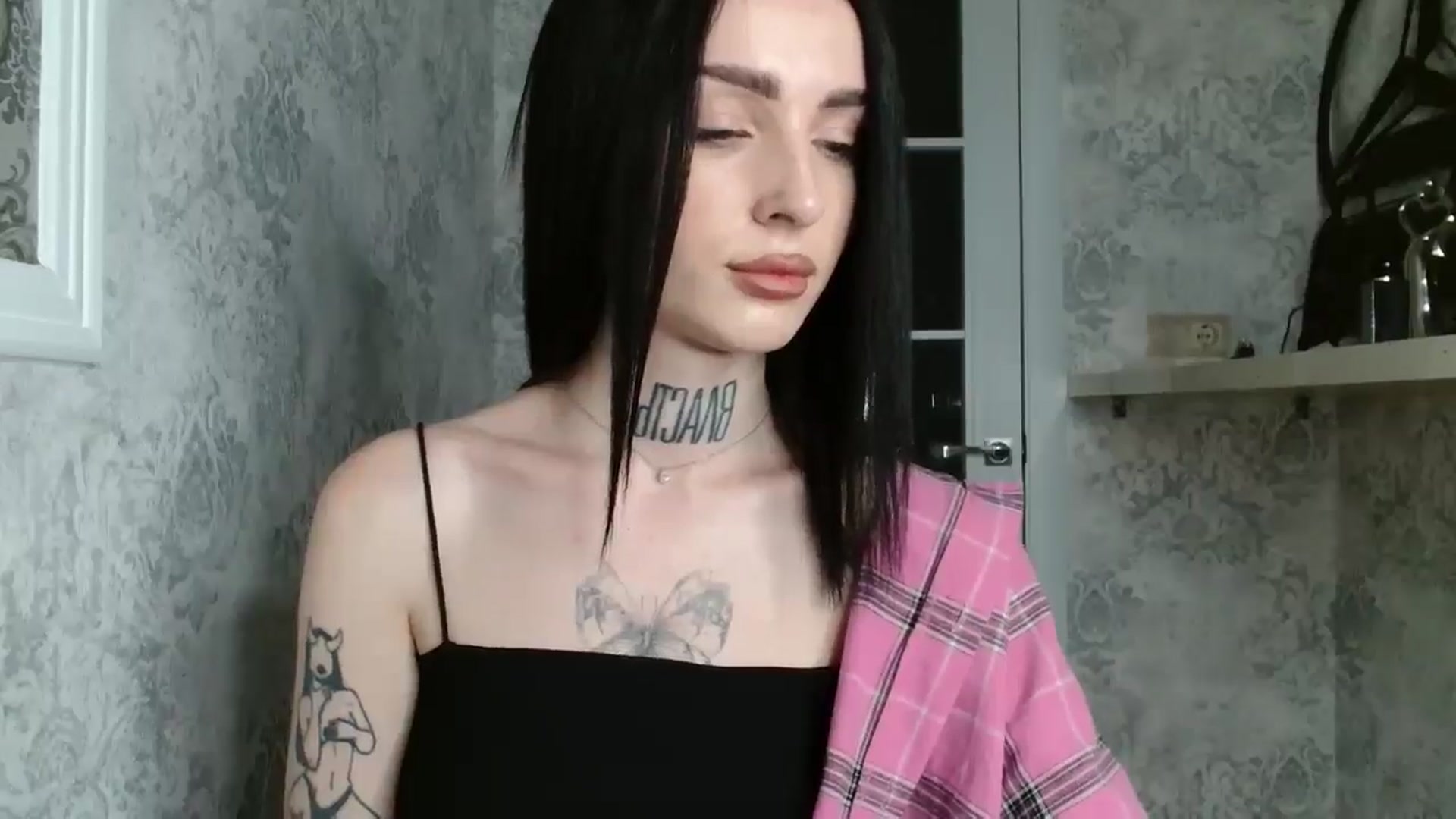Gallery image thumbnail from Lady__tattoo's myfreecams stream on, 05/05/2025, 20:14 image 20 of 20