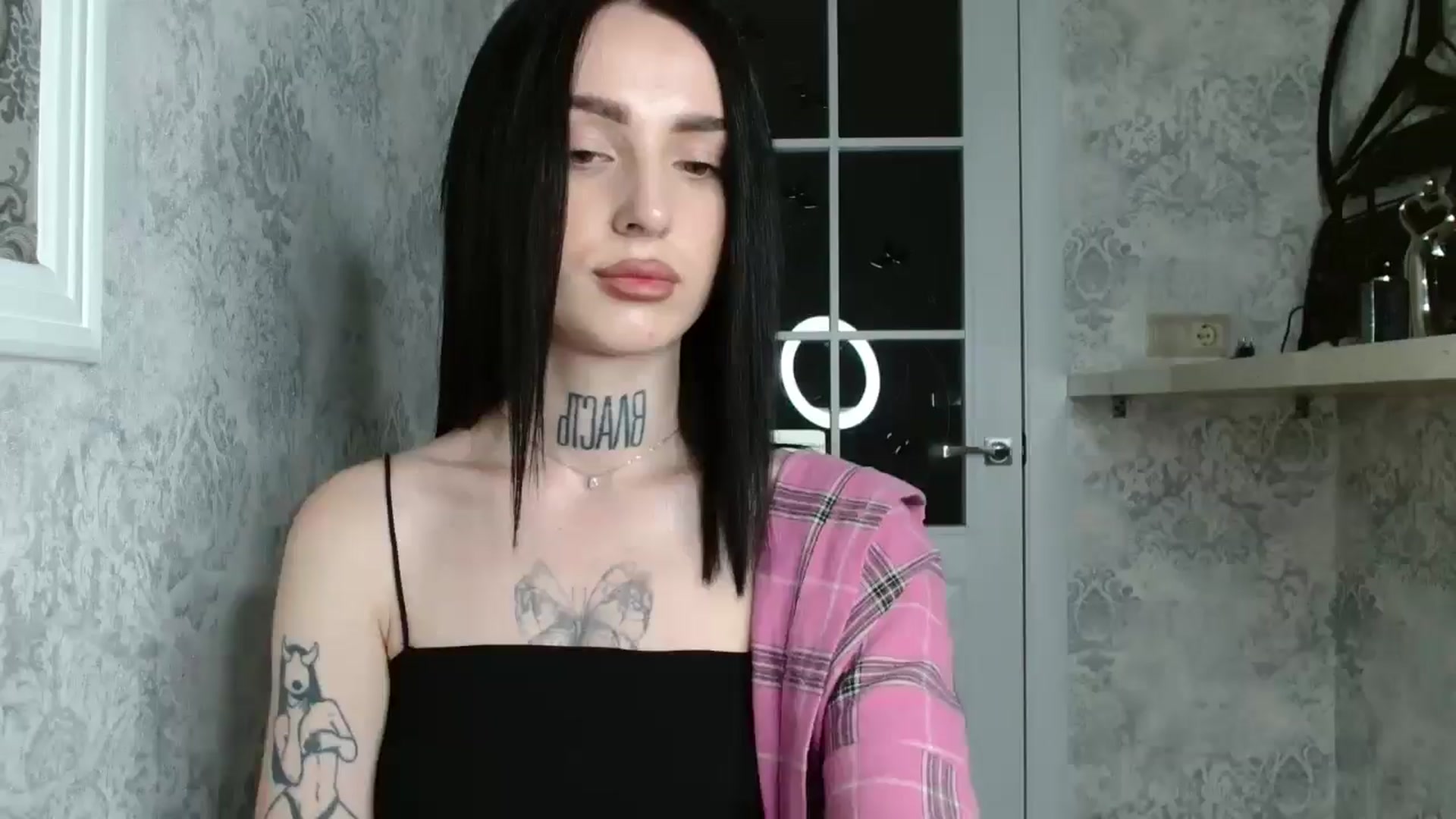 Gallery image thumbnail from Lady__tattoo's myfreecams stream on, 05/05/2025, 20:14 image 6 of 20
