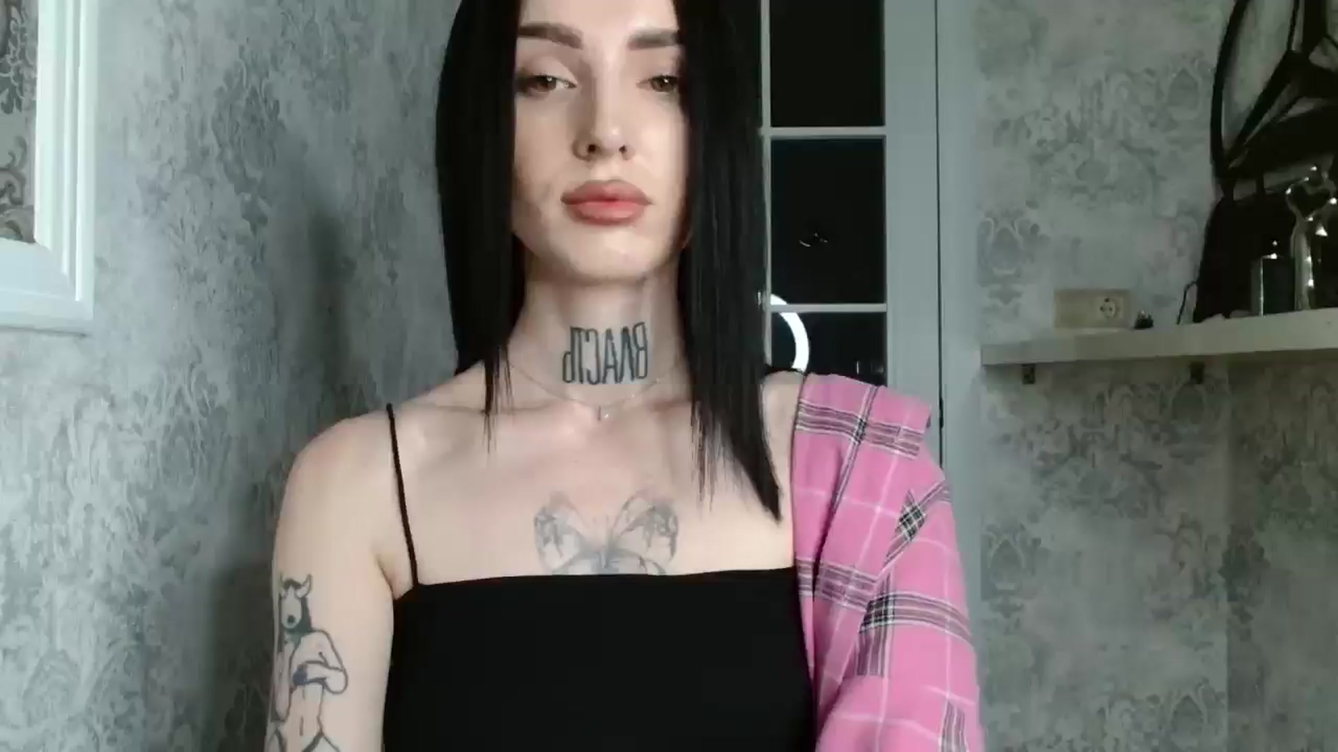 Gallery image thumbnail from Lady__tattoo's myfreecams stream on, 05/05/2025, 20:14 image 9 of 20