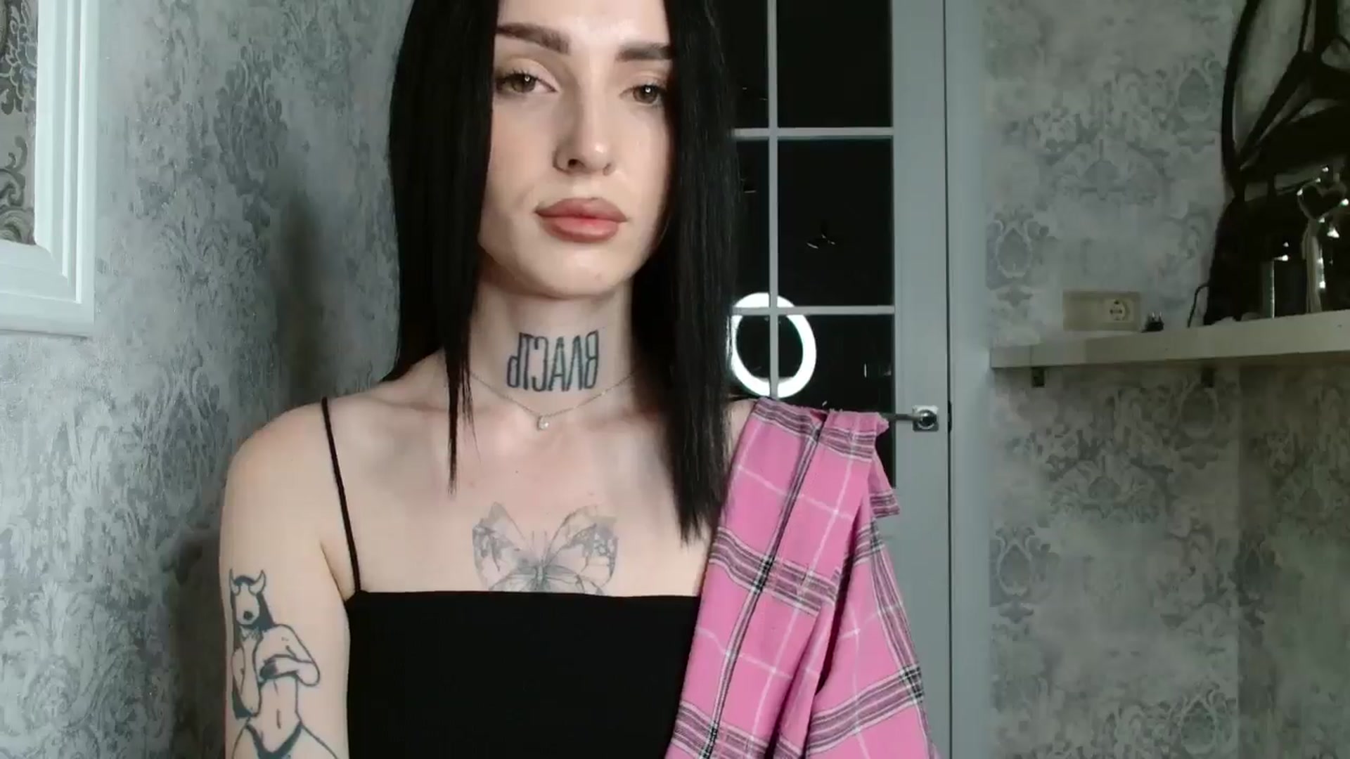 Gallery image thumbnail from Lady__tattoo's myfreecams stream on, 05/05/2025, 20:14 image 18 of 20