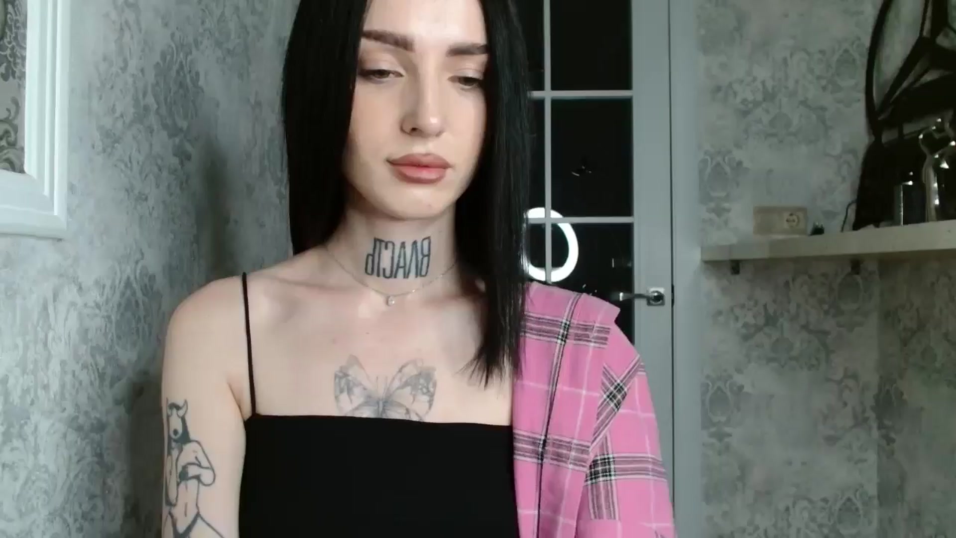Gallery image thumbnail from Lady__tattoo's myfreecams stream on, 05/05/2025, 20:14 image 1 of 20