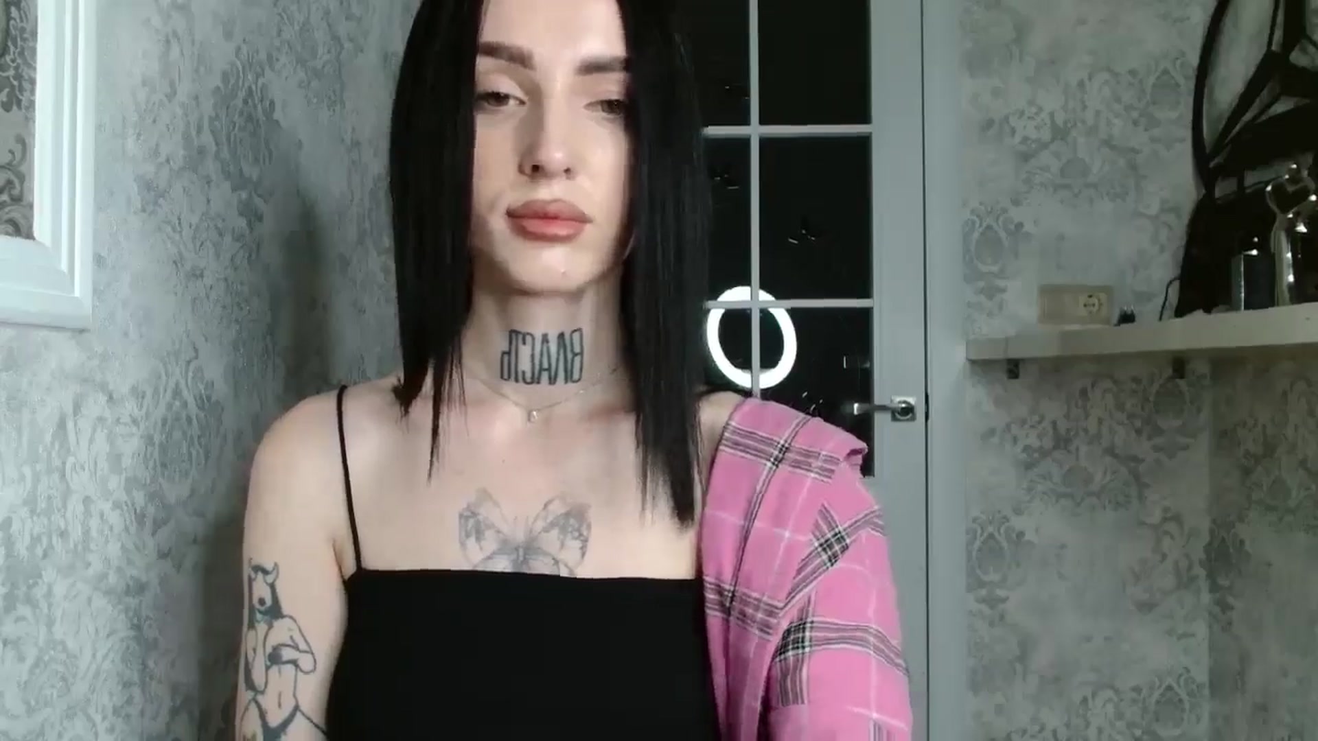 Gallery image thumbnail from Lady__tattoo's myfreecams stream on, 05/05/2025, 20:14 image 11 of 20