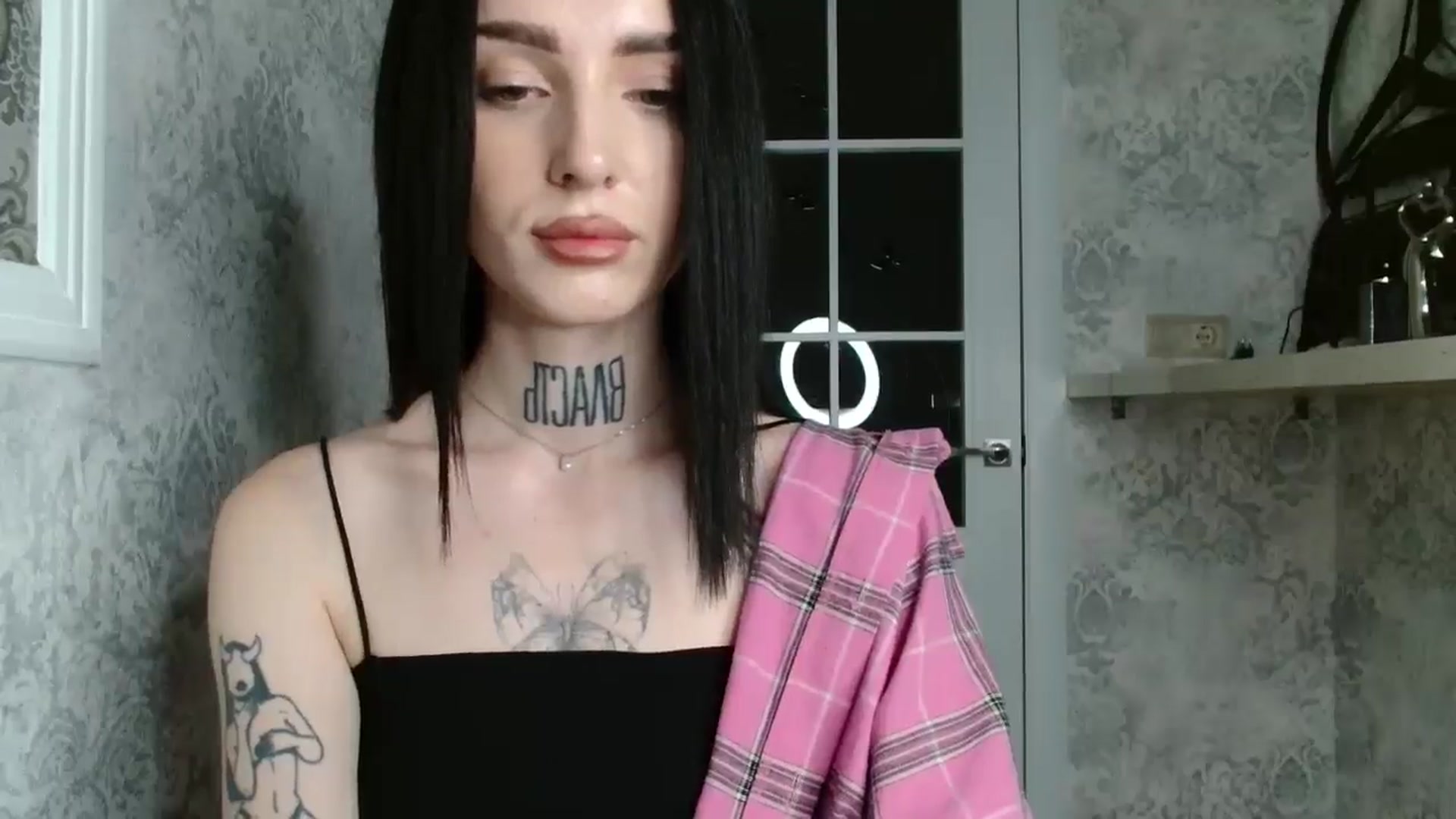 Gallery image thumbnail from Lady__tattoo's myfreecams stream on, 05/05/2025, 20:14 image 19 of 20