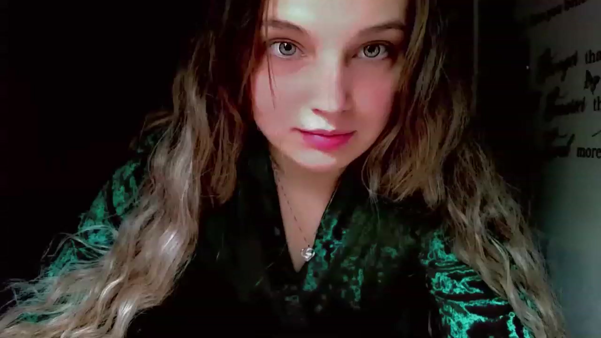Gallery image thumbnail from Lady_in_red7's myfreecams stream on, 11/28/2022, 23:21 image 14 of 20