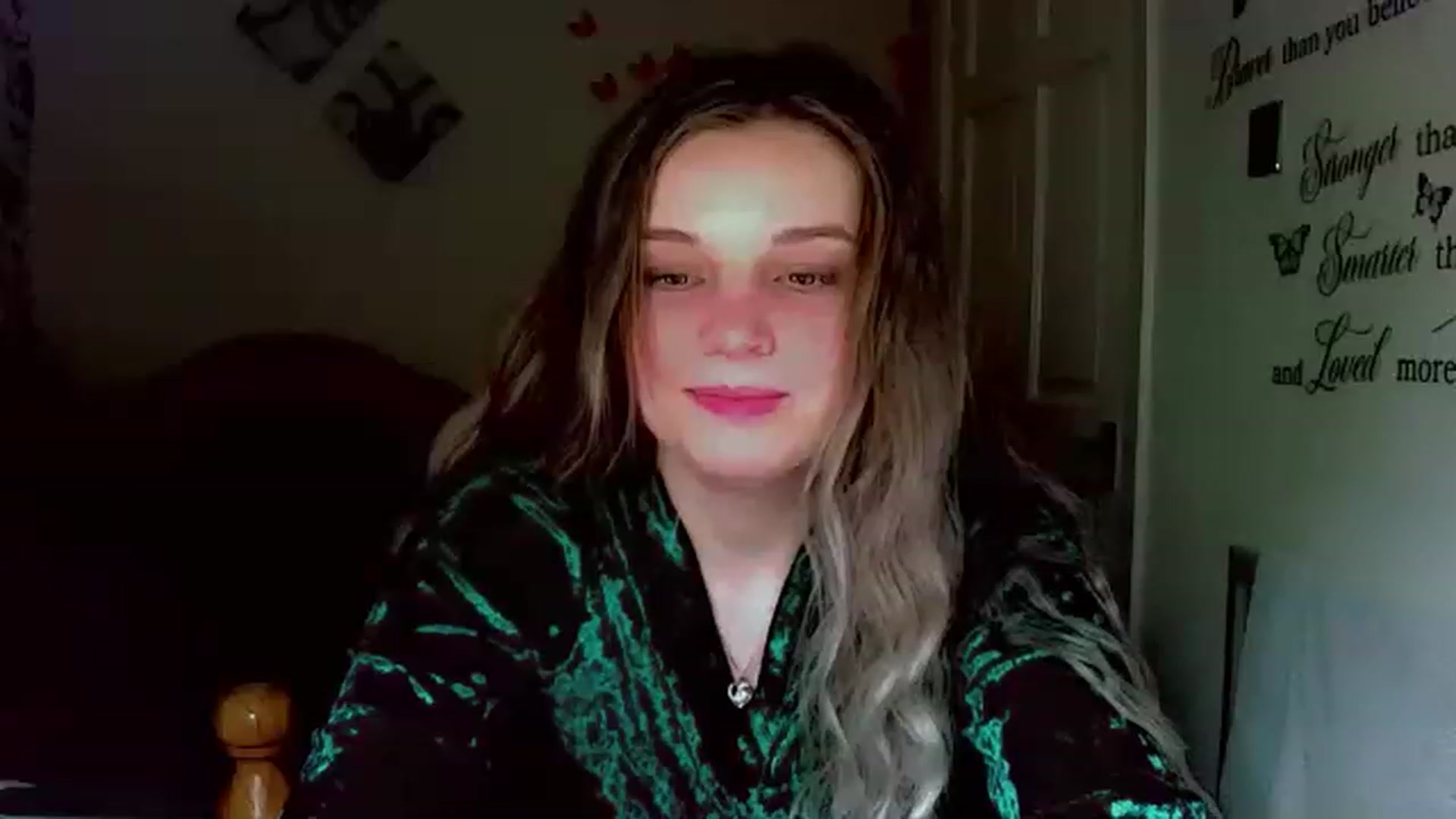 Gallery image thumbnail from Lady_in_red7's myfreecams stream on, 11/28/2022, 23:21 image 6 of 20