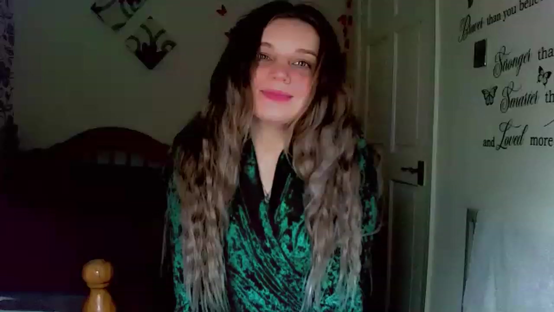 Gallery image thumbnail from Lady_in_red7's myfreecams stream on, 11/28/2022, 23:21 image 7 of 20