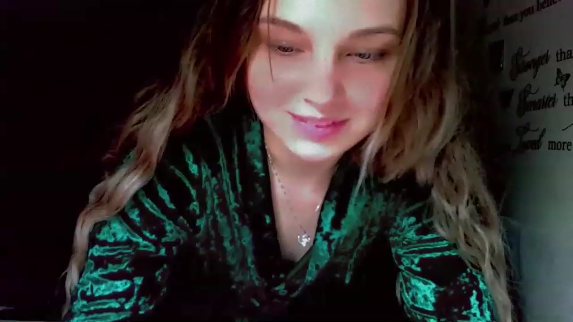Gallery image thumbnail from Lady_in_red7's myfreecams stream on, 11/28/2022, 23:21 image 12 of 20
