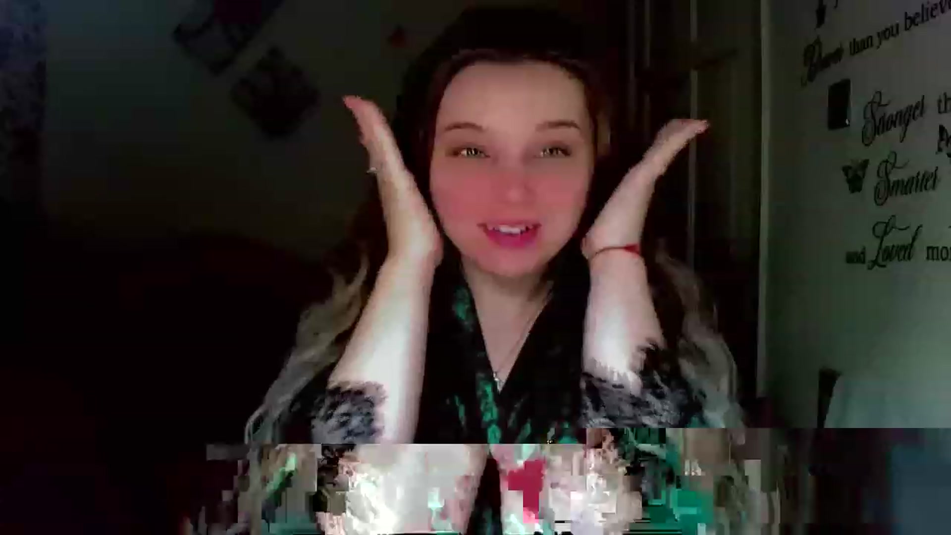 Gallery image thumbnail from Lady_in_red7's myfreecams stream on, 12/01/2022, 07:59 image 15 of 20