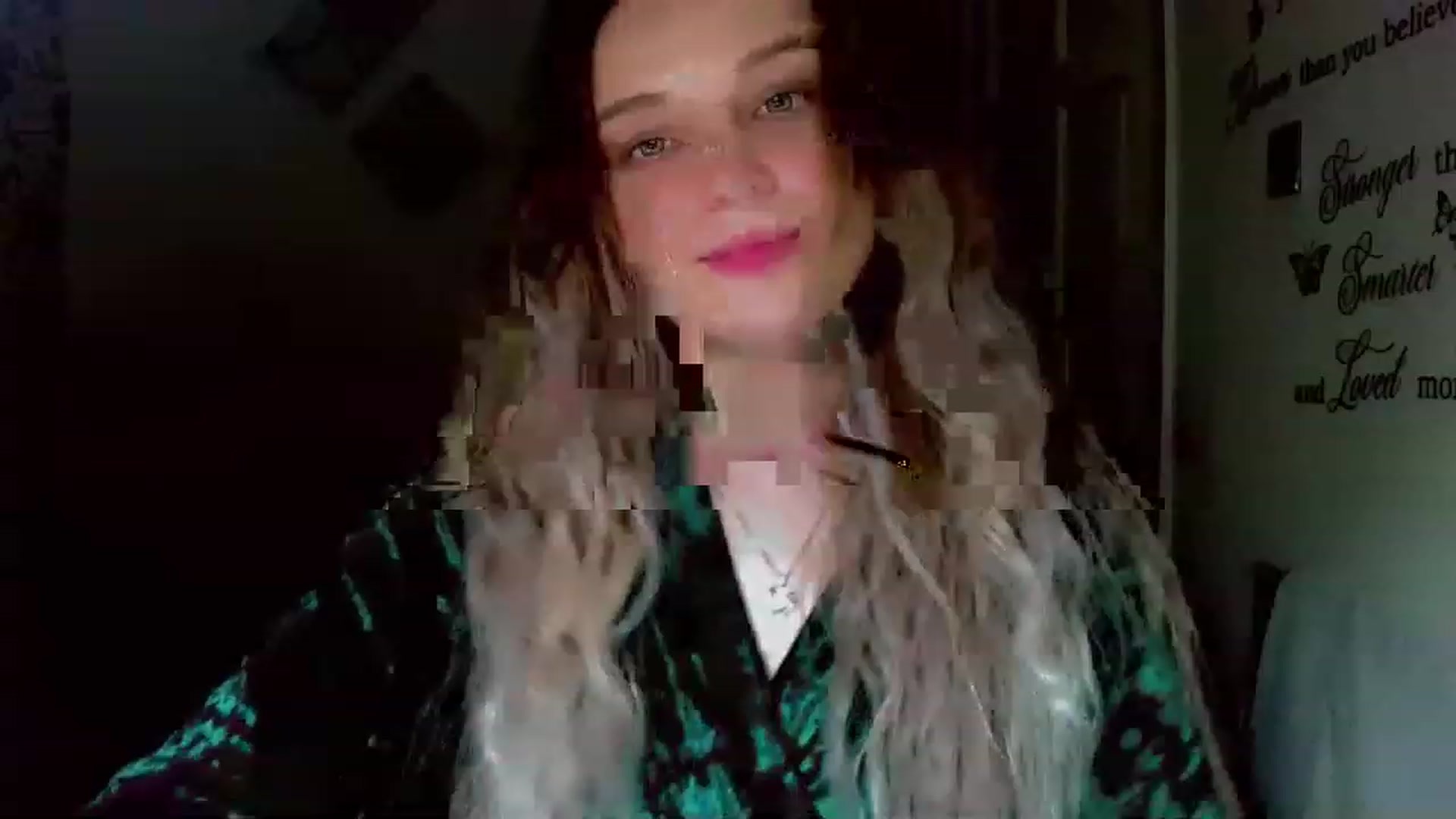 Gallery image thumbnail from Lady_in_red7's myfreecams stream on, 12/01/2022, 07:59 image 8 of 20