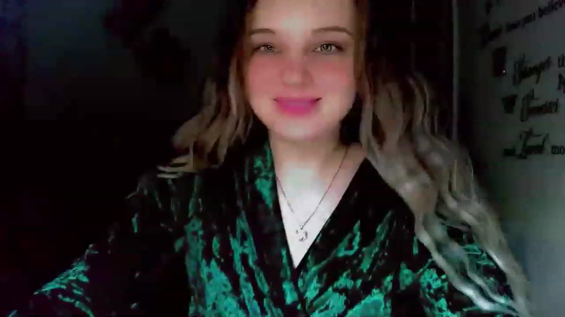 Gallery image thumbnail from Lady_in_red7's myfreecams stream on, 12/01/2022, 07:59 image 12 of 20