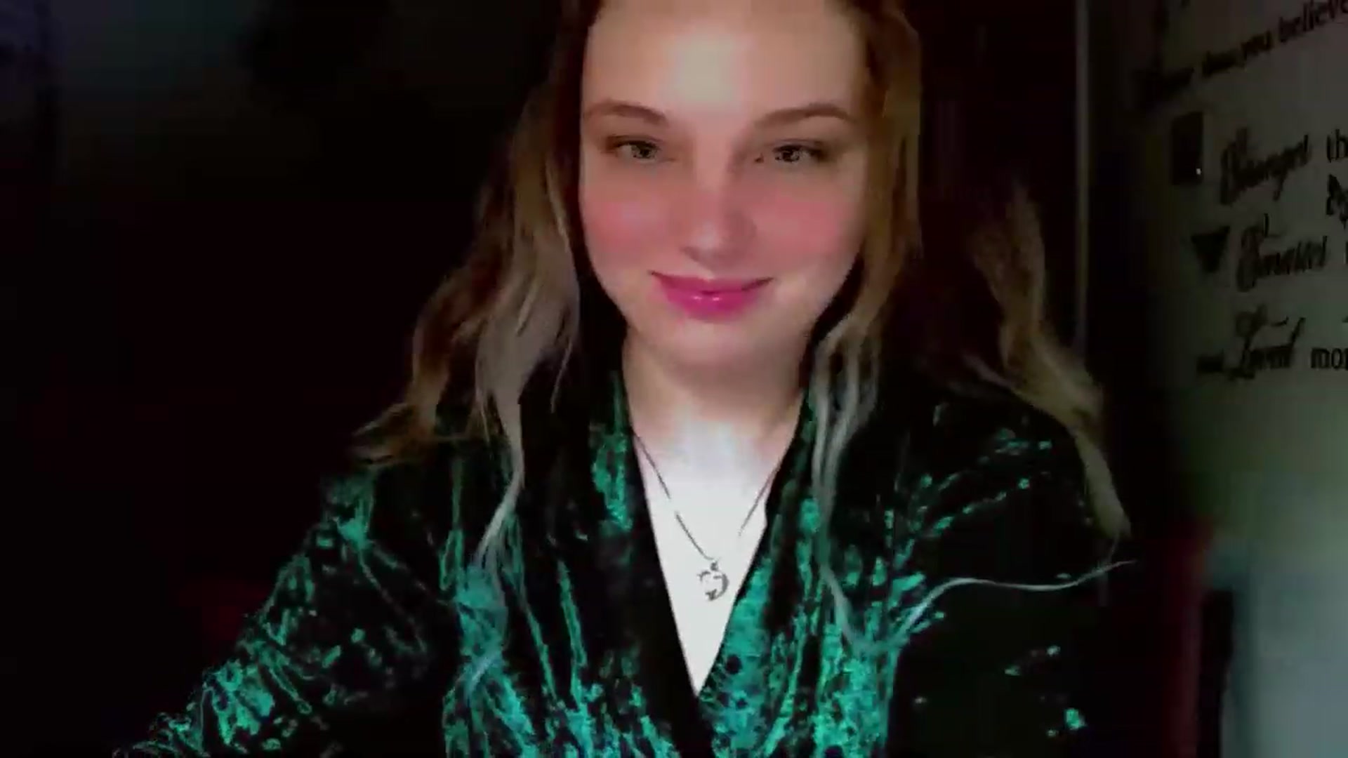 Gallery image thumbnail from Lady_in_red7's myfreecams stream on, 11/29/2022, 24:42 image 16 of 20