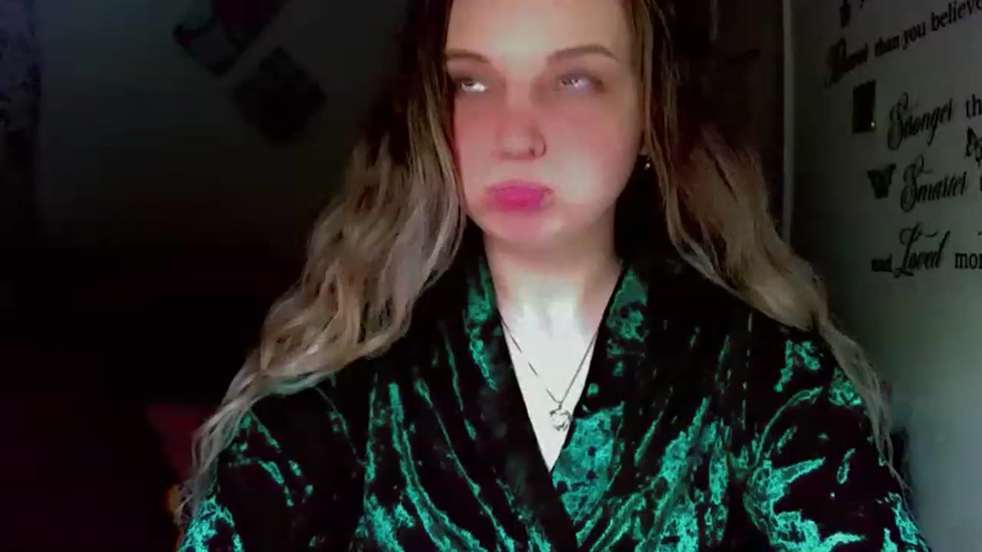 Gallery image thumbnail from Lady_in_red7's myfreecams stream on, 11/29/2022, 24:42 image 5 of 20