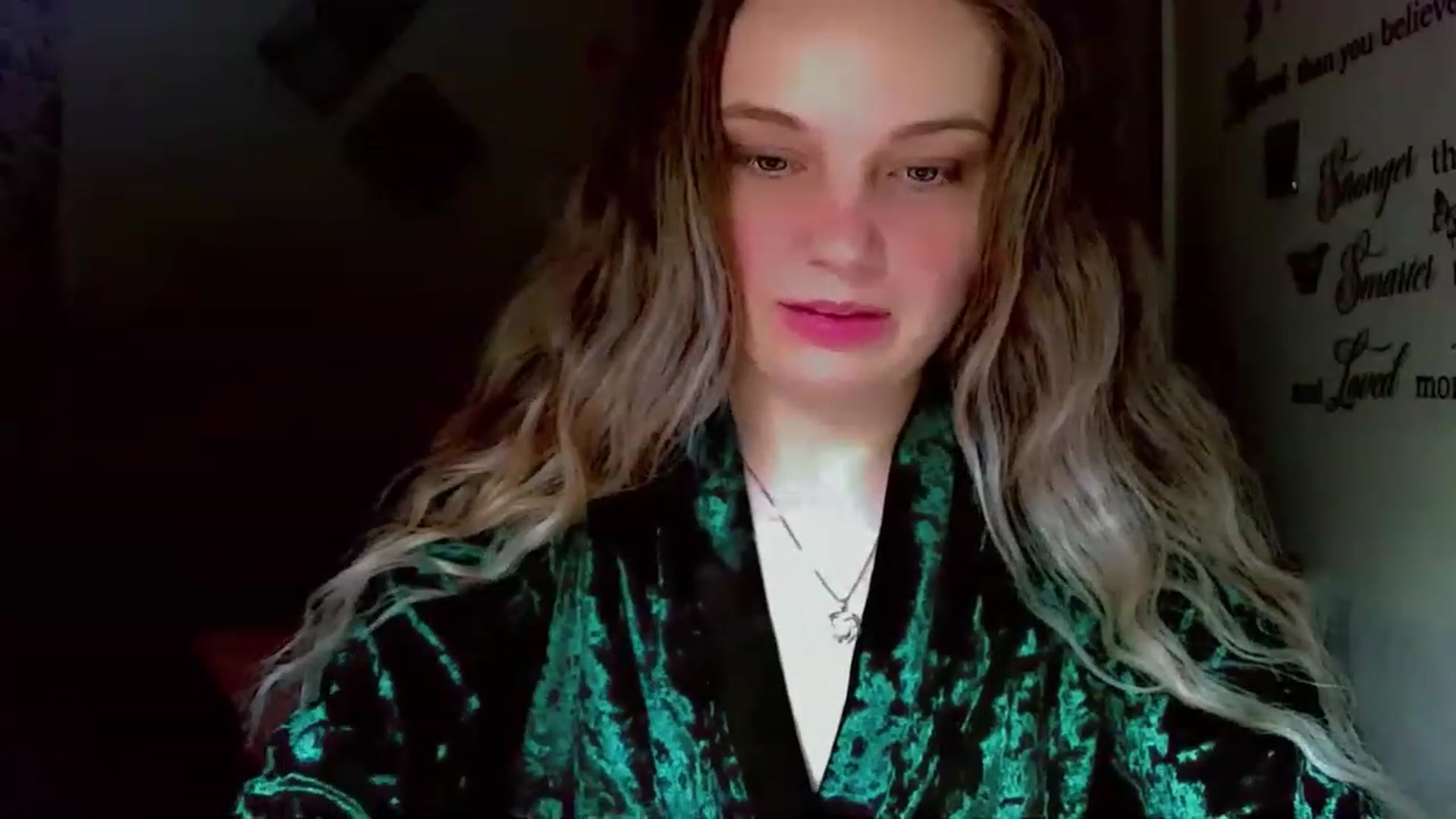 Gallery image thumbnail from Lady_in_red7's myfreecams stream on, 11/29/2022, 24:42 image 20 of 20
