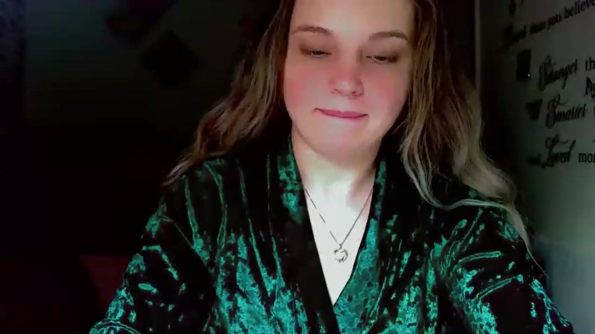 Gallery image thumbnail from Lady_in_red7's myfreecams stream on, 11/29/2022, 24:42 image 17 of 20
