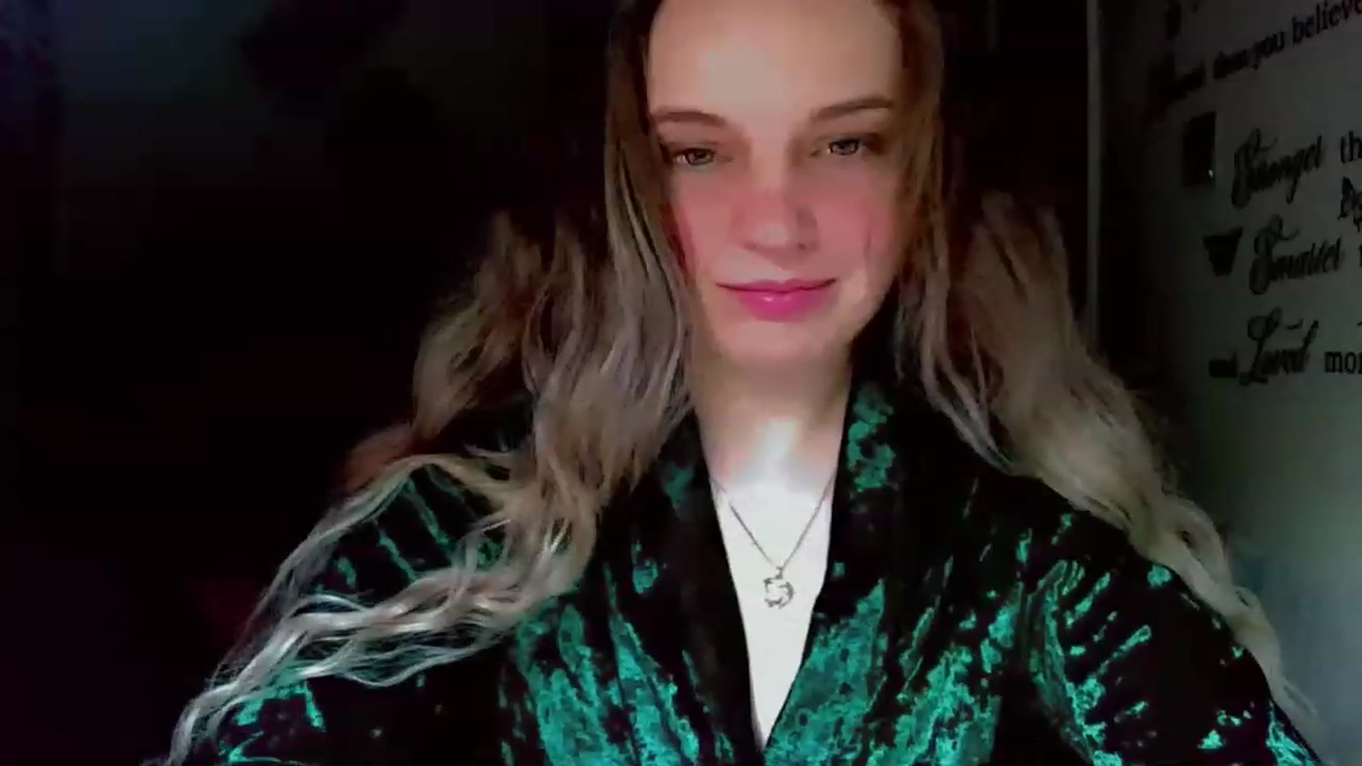 Gallery image thumbnail from Lady_in_red7's myfreecams stream on, 11/29/2022, 24:42 image 10 of 20