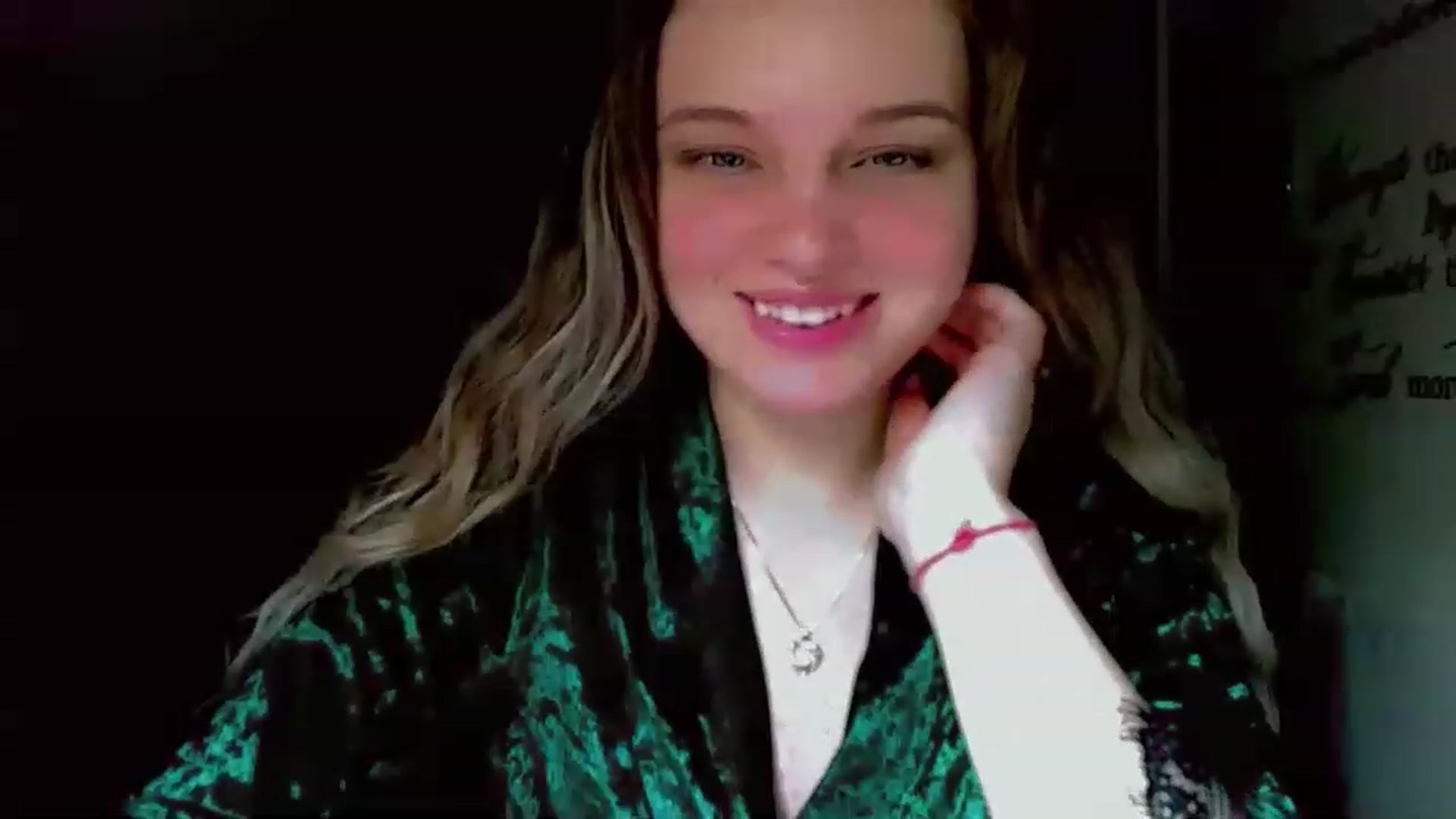 Gallery image thumbnail from Lady_in_red7's myfreecams stream on, 11/29/2022, 24:42 image 11 of 20