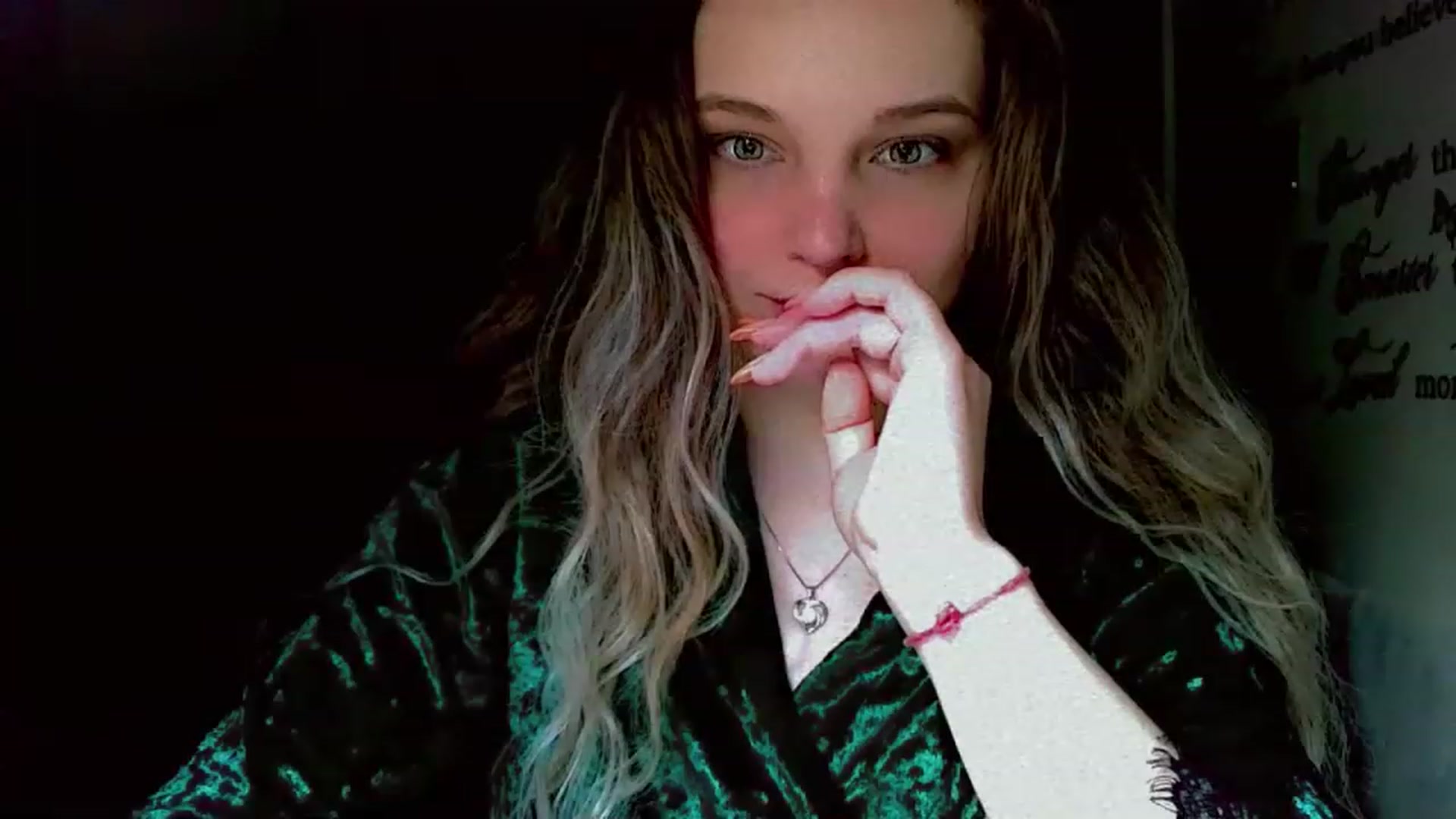 Gallery image thumbnail from Lady_in_red7's myfreecams stream on, 11/29/2022, 24:42 image 14 of 20
