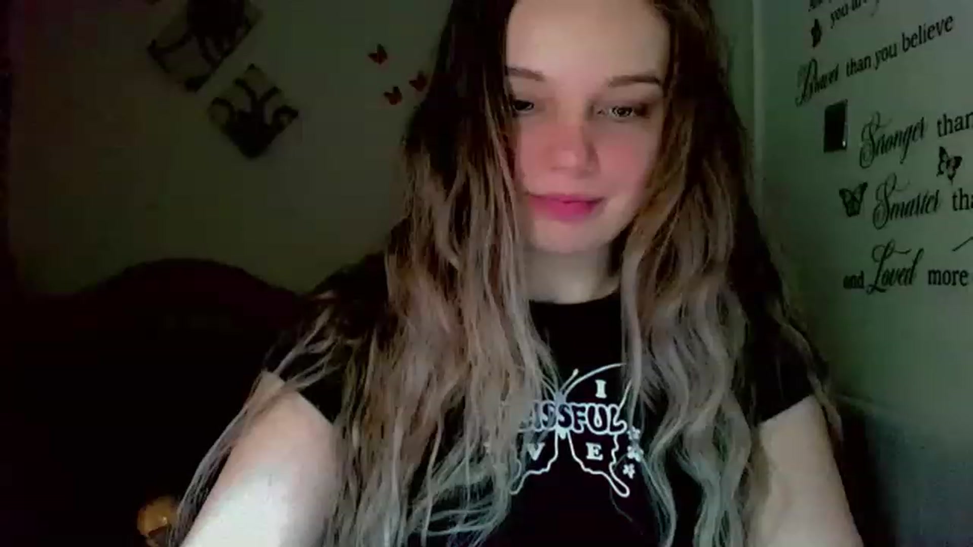 Gallery image thumbnail from Lady_in_red7's myfreecams stream on, 11/29/2022, 09:56 image 16 of 20