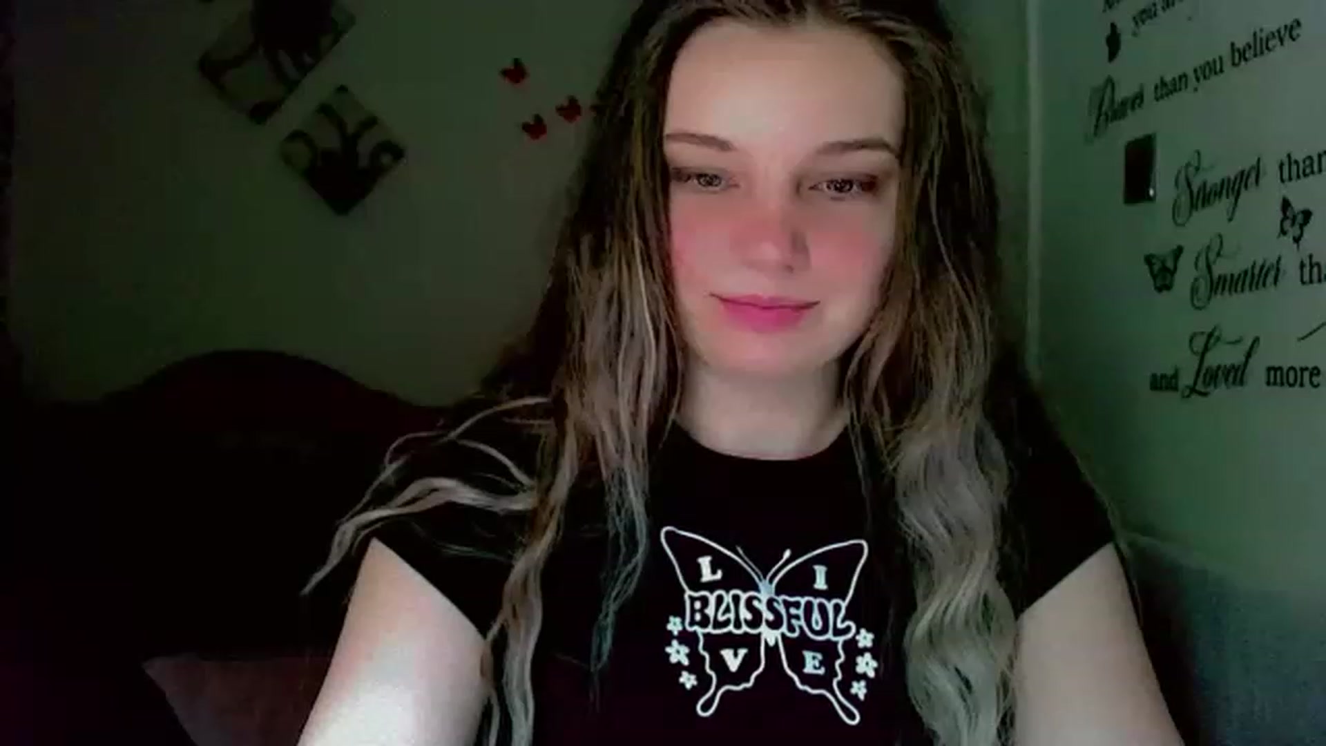 Gallery image thumbnail from Lady_in_red7's myfreecams stream on, 11/29/2022, 09:56 image 2 of 20