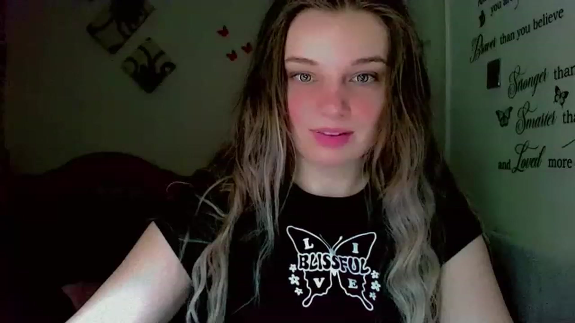 Gallery image thumbnail from Lady_in_red7's myfreecams stream on, 11/29/2022, 09:56 image 6 of 20