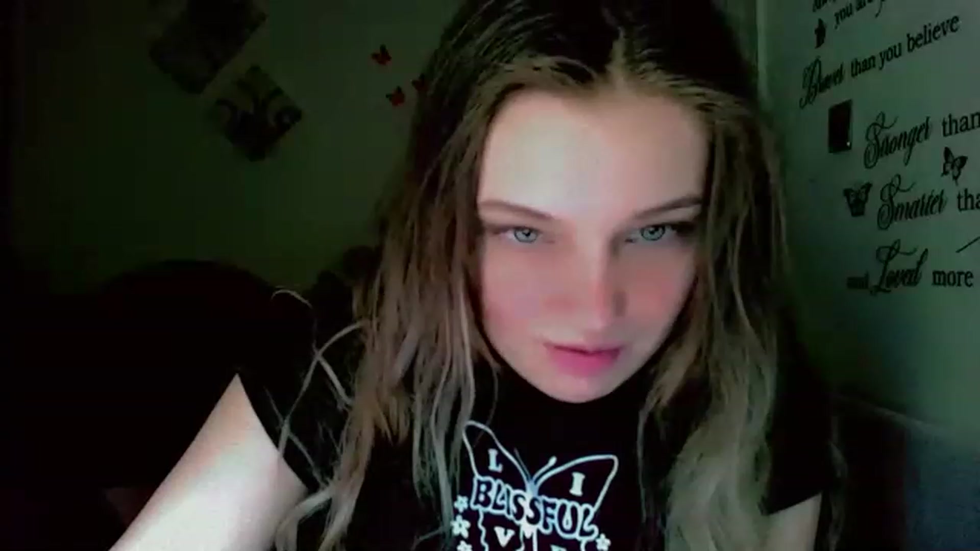 Gallery image thumbnail from Lady_in_red7's myfreecams stream on, 11/29/2022, 09:56 image 8 of 20