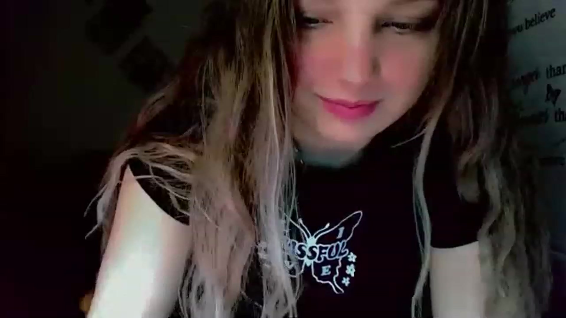Gallery image thumbnail from Lady_in_red7's myfreecams stream on, 11/29/2022, 09:56 image 14 of 20