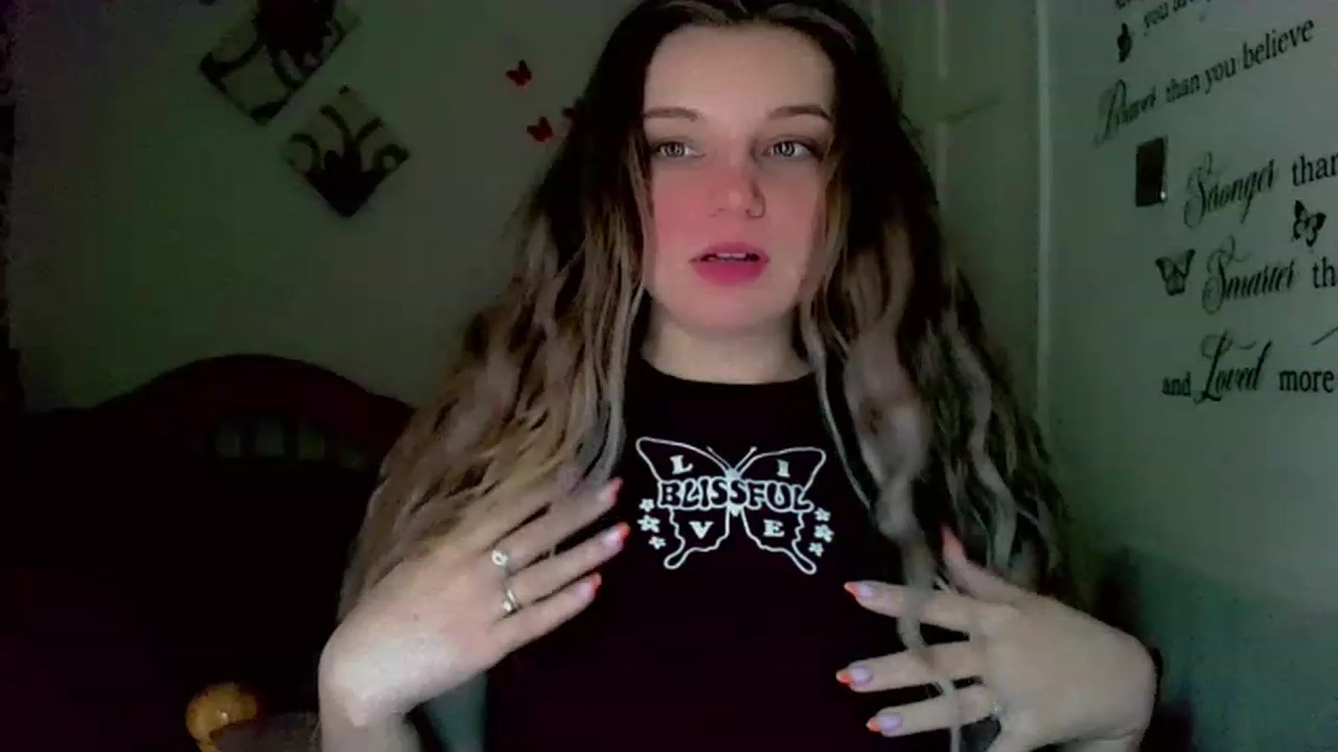 Gallery image thumbnail from Lady_in_red7's myfreecams stream on, 11/29/2022, 09:56 image 15 of 20