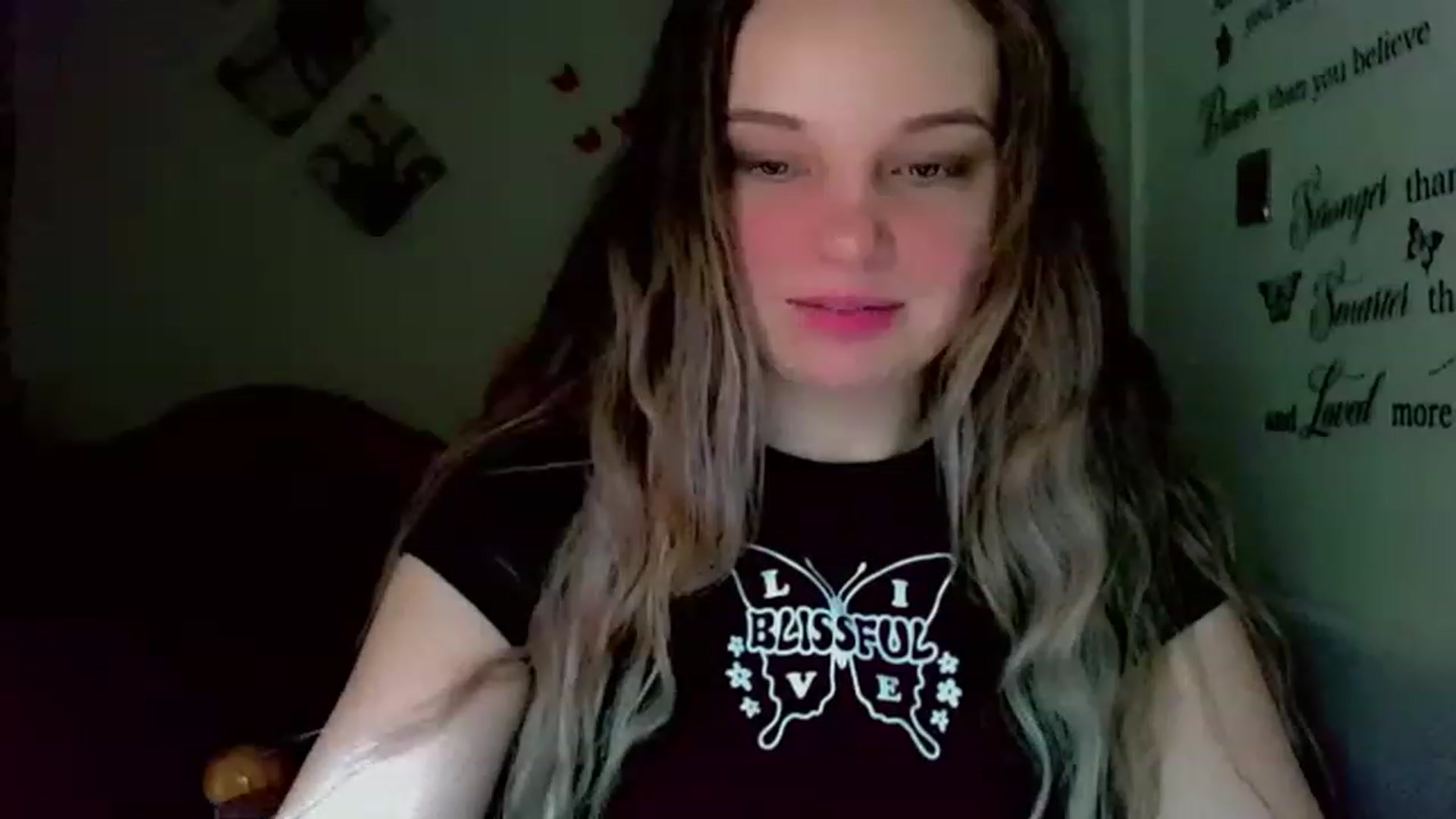 Gallery image thumbnail from Lady_in_red7's myfreecams stream on, 11/29/2022, 09:56 image 20 of 20