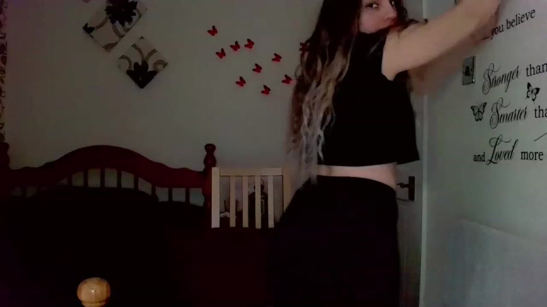 Gallery image thumbnail from Lady_in_red7's myfreecams stream on, 11/29/2022, 09:56 image 10 of 20