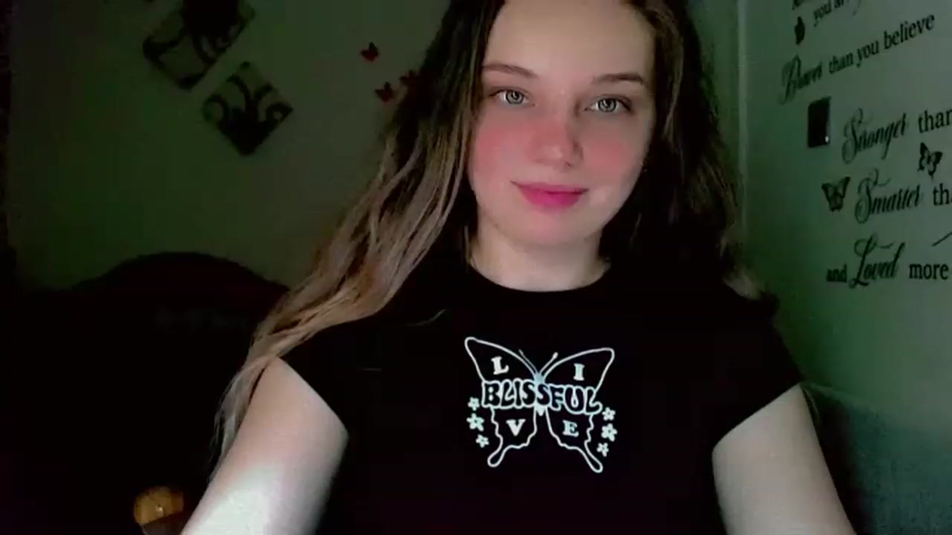 Gallery image thumbnail from Lady_in_red7's myfreecams stream on, 11/29/2022, 09:56 image 17 of 20