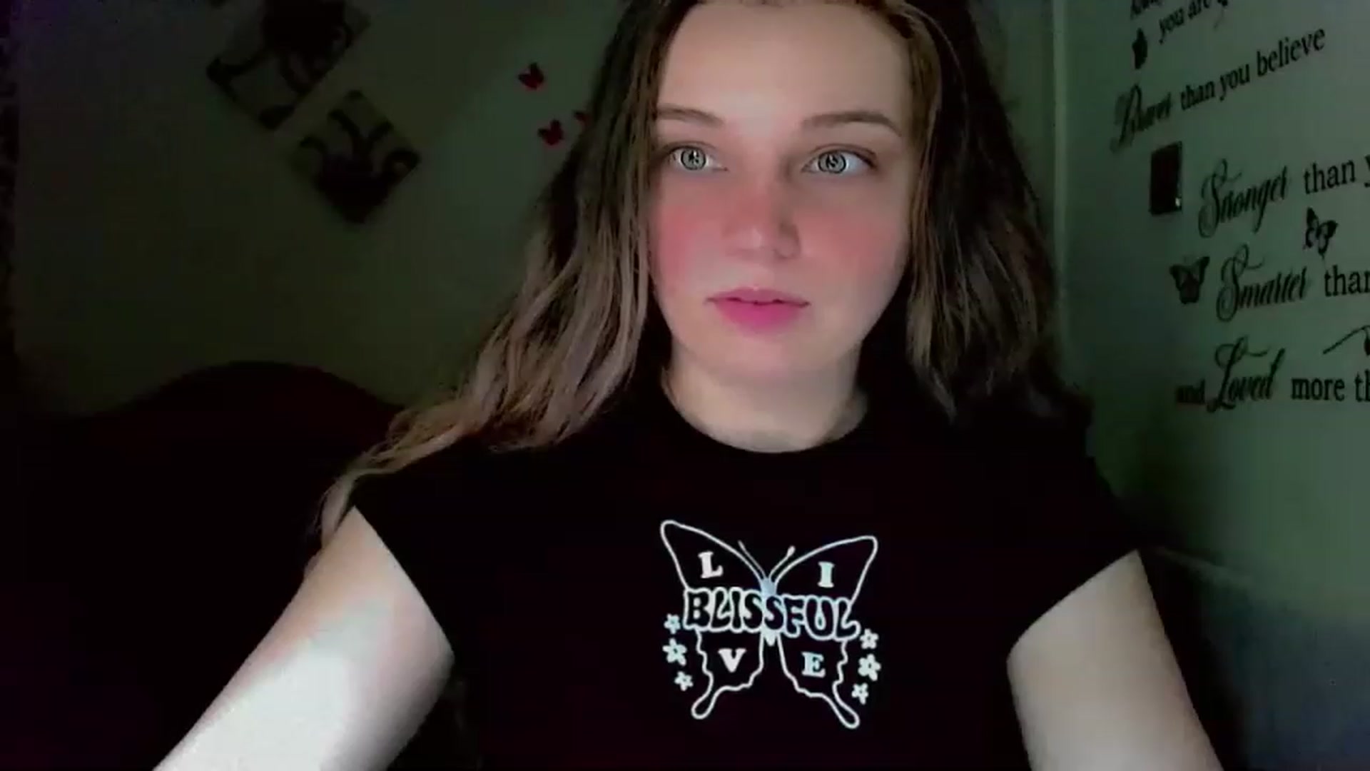 Gallery image thumbnail from Lady_in_red7's myfreecams stream on, 11/29/2022, 10:43 image 6 of 20