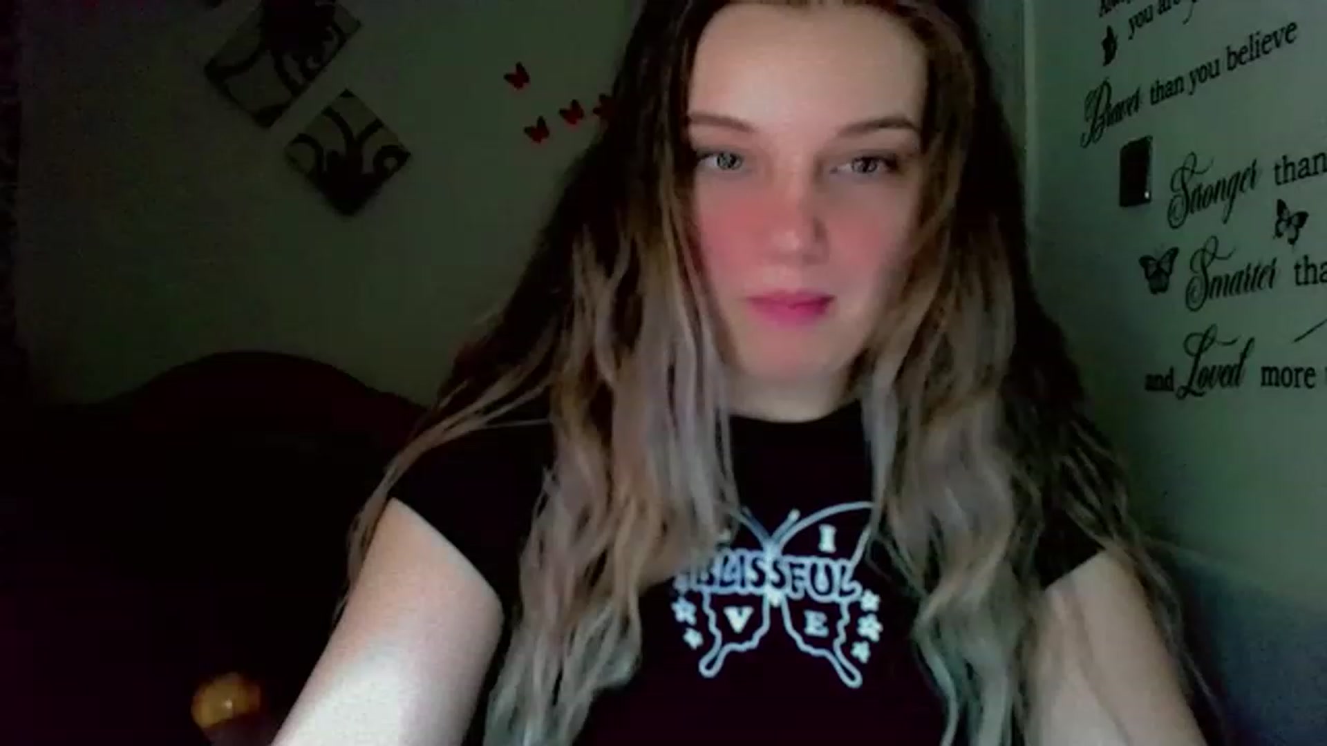 Gallery image thumbnail from Lady_in_red7's myfreecams stream on, 11/29/2022, 10:43 image 1 of 20
